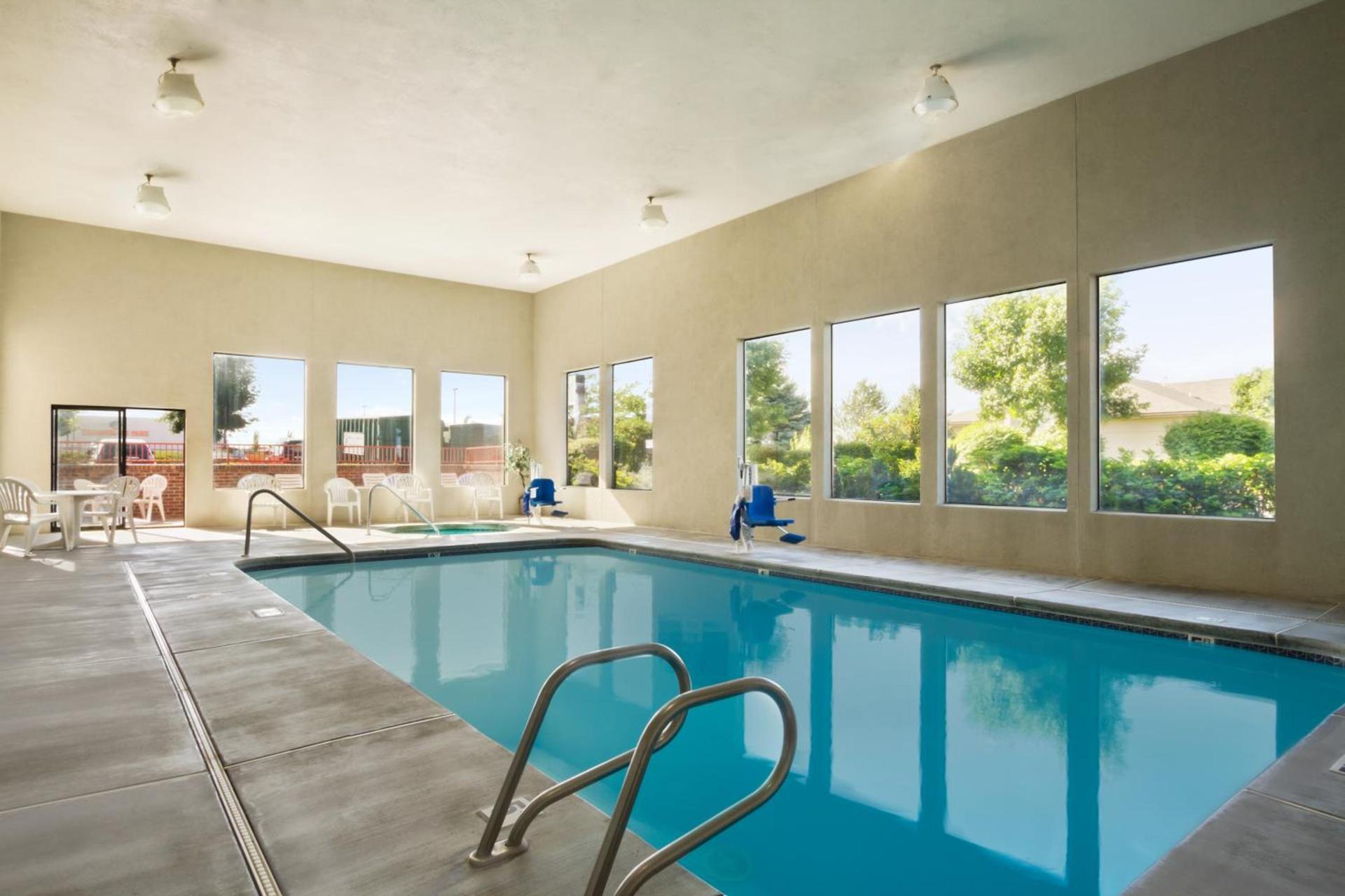 Super 8 by Wyndham Kennewick photo 4
