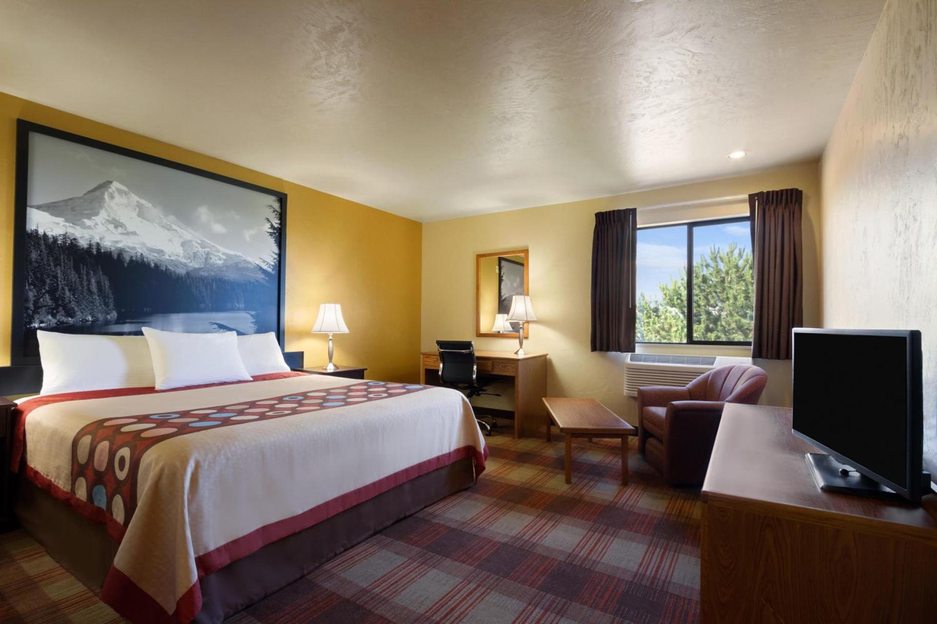 Super 8 by Wyndham Kennewick photo 33