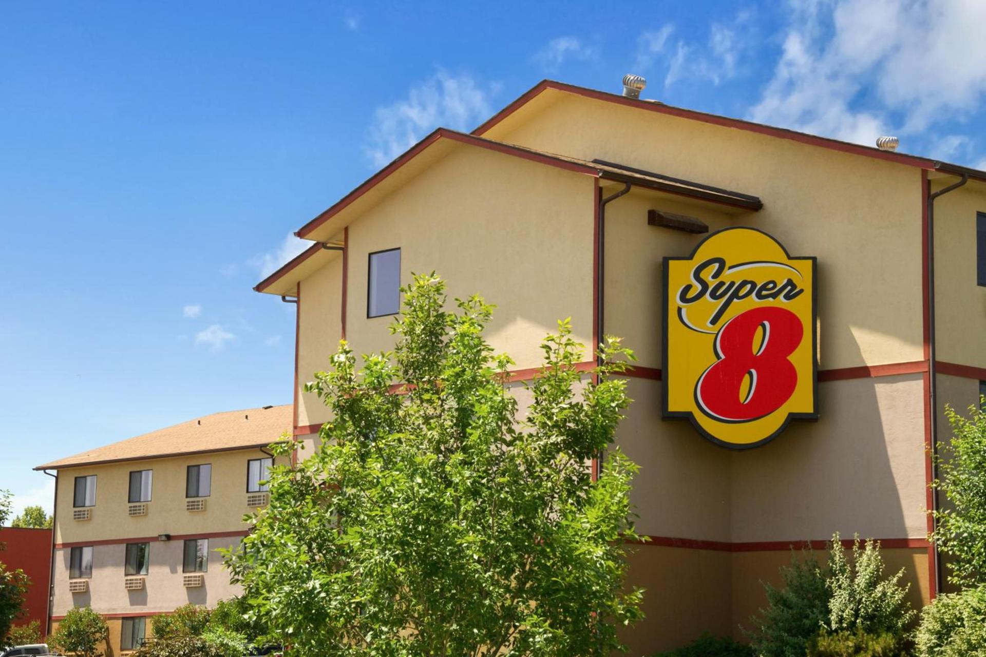 Super 8 by Wyndham Kennewick photo 3