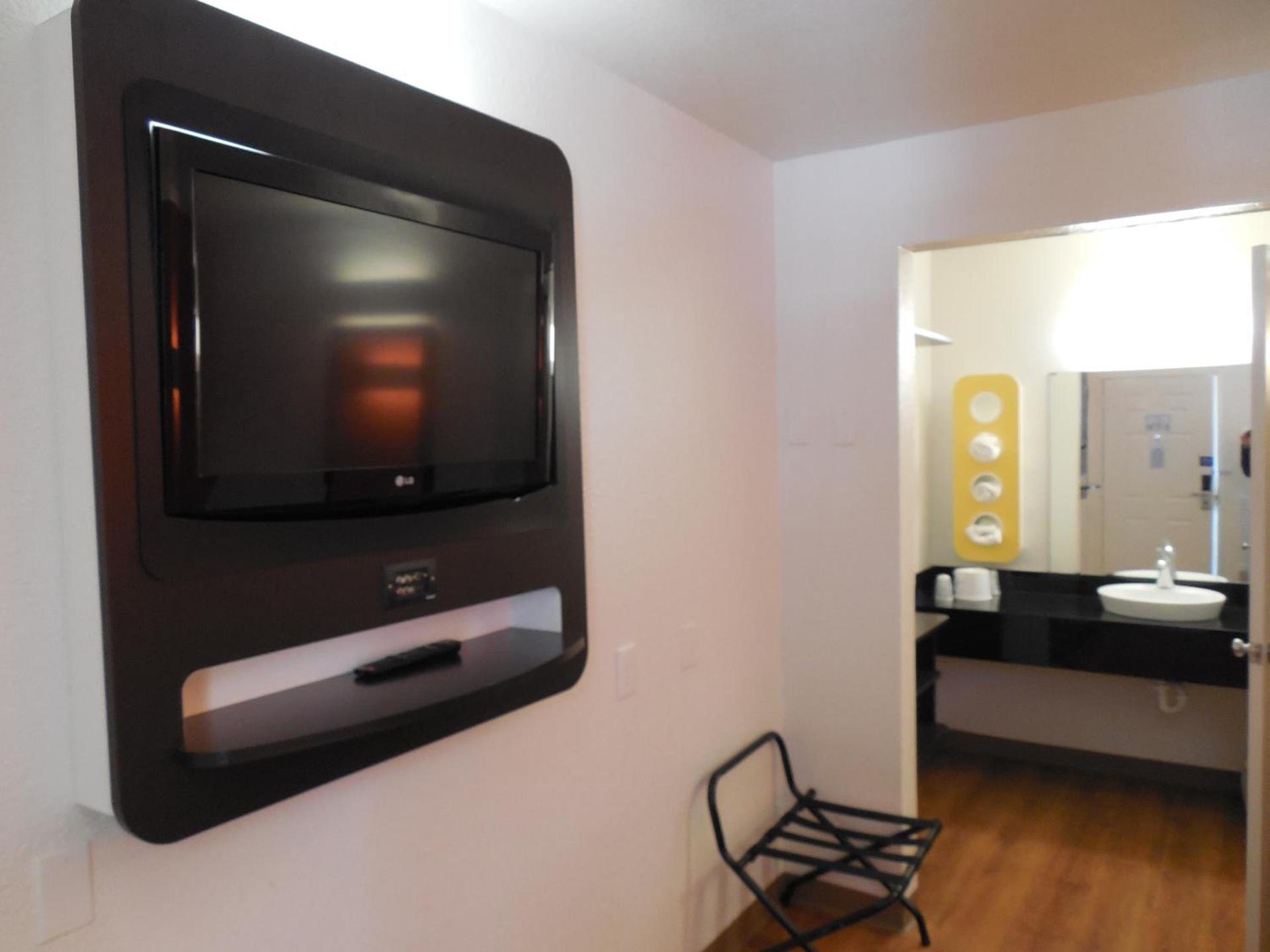 Motel 6-Chula Vista, CA - San Diego photo 13