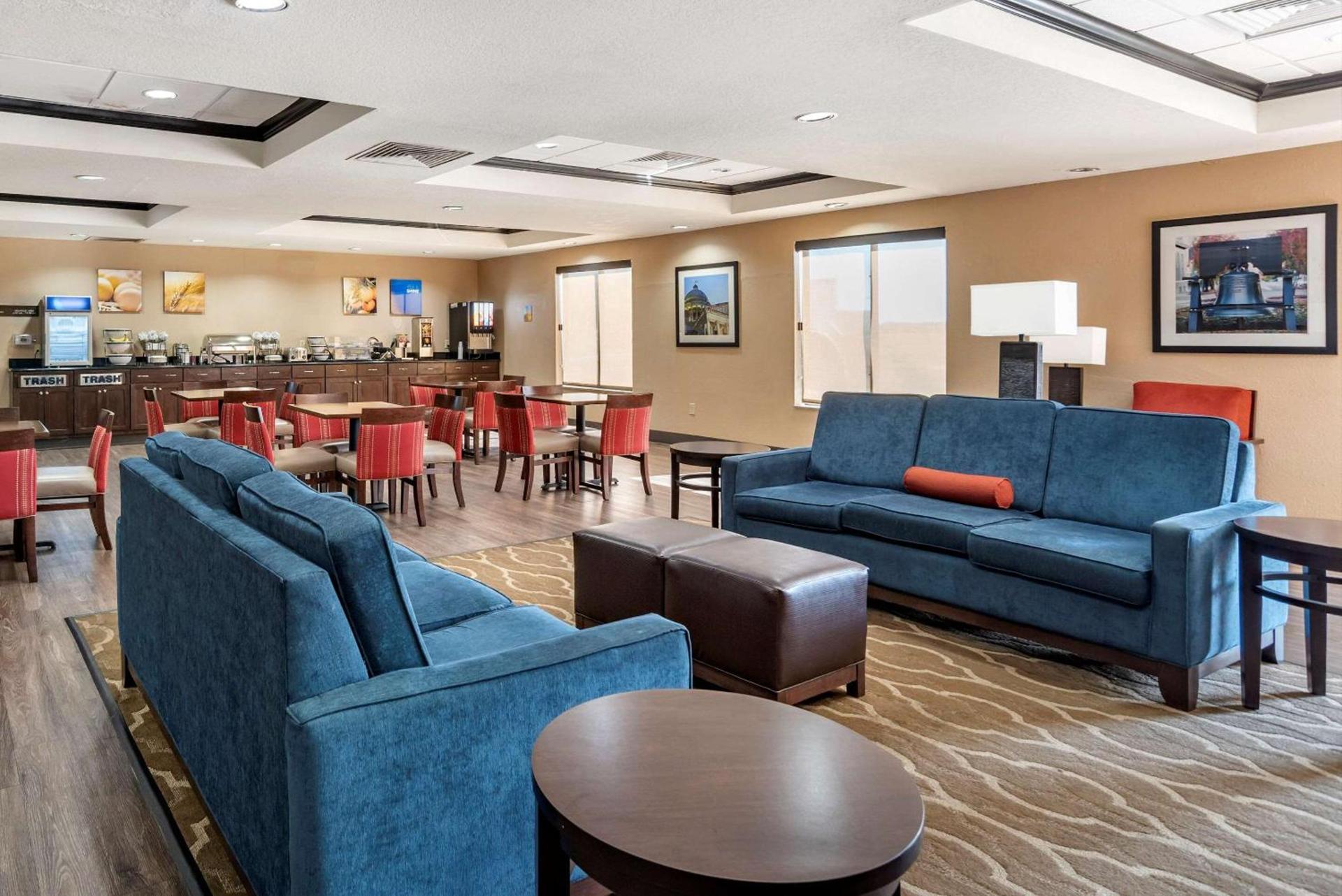 Comfort Inn & Suites Clinton - Jackson West photo 4