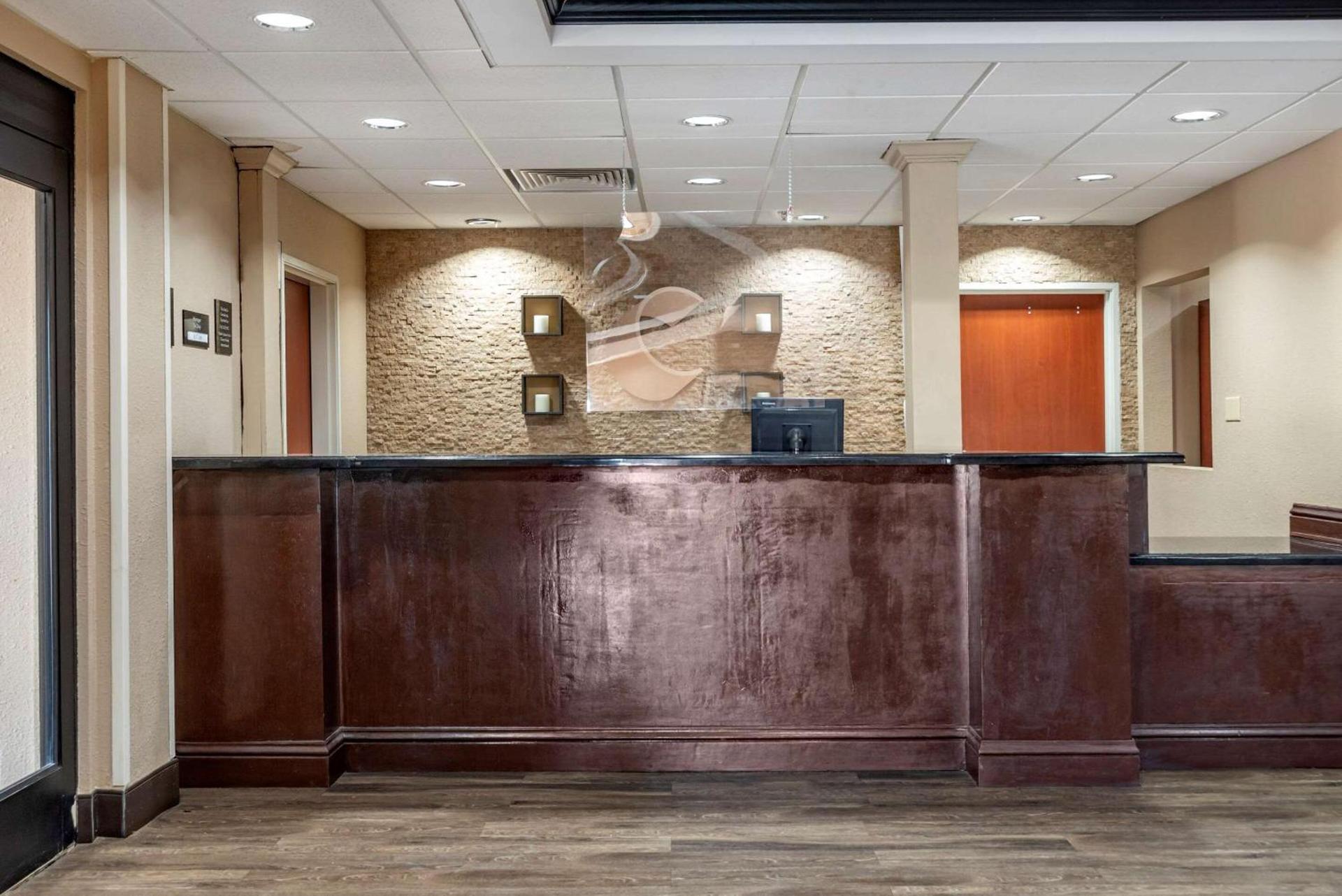 Comfort Inn & Suites Clinton - Jackson West photo 5