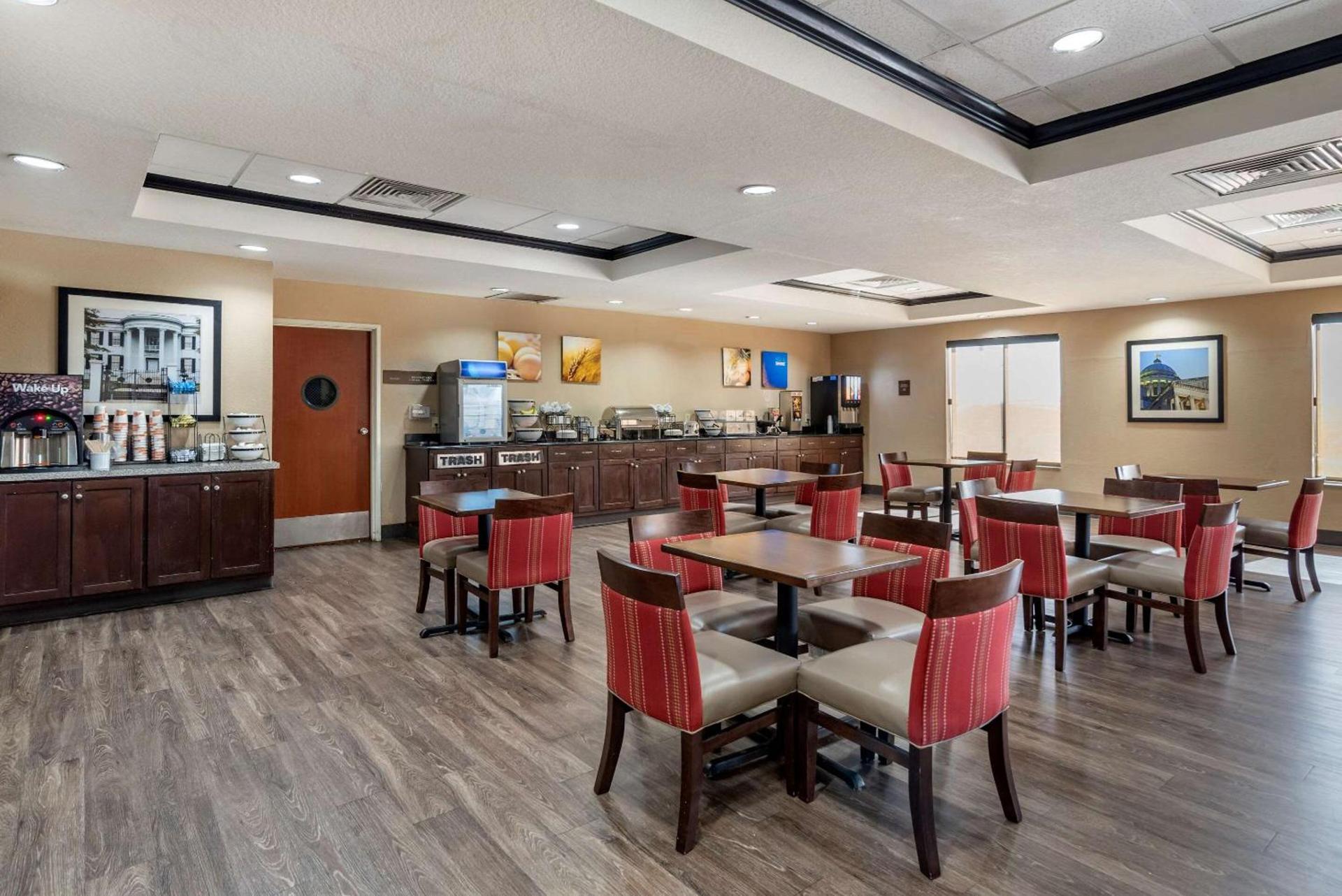 Comfort Inn & Suites Clinton - Jackson West photo 23