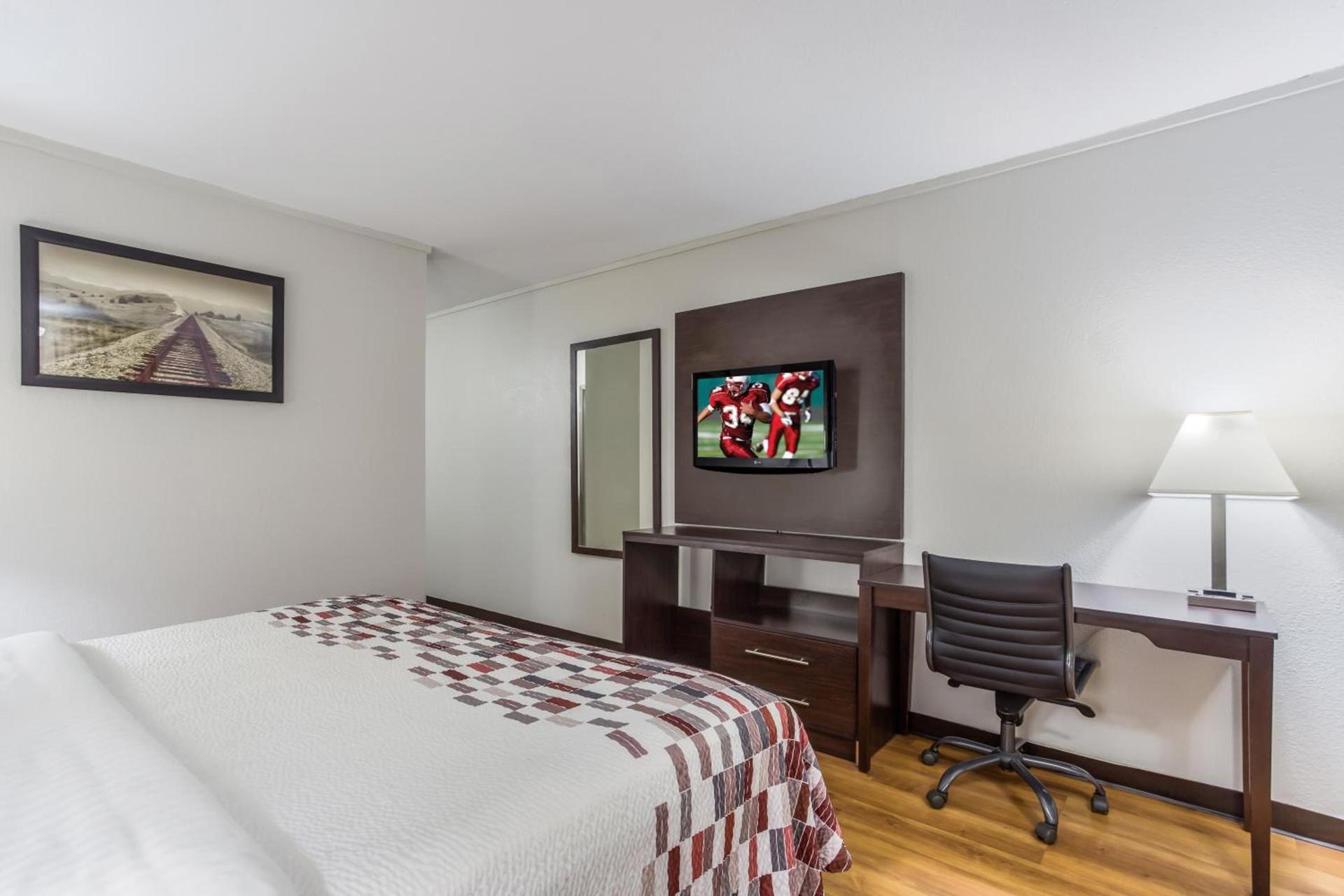 Red Roof Inn Meridian photo 23