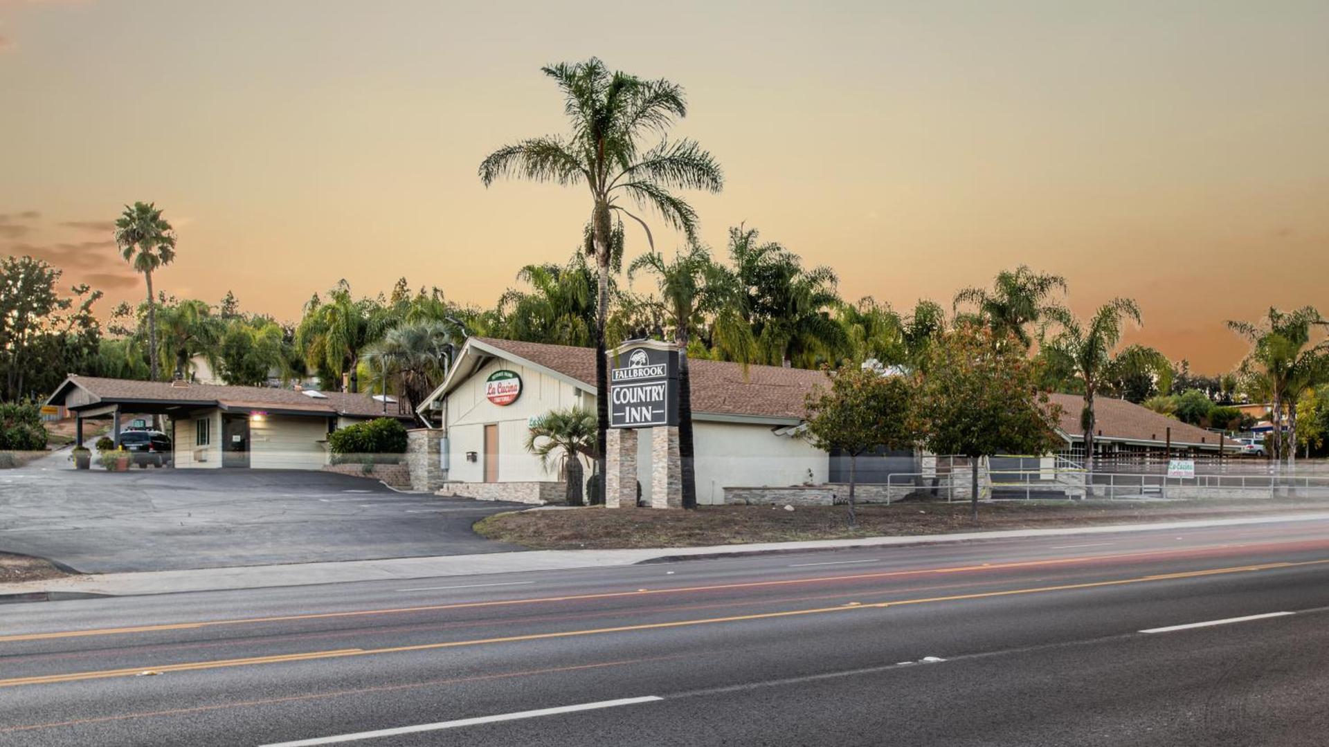 Fallbrook Country Inn photo 3