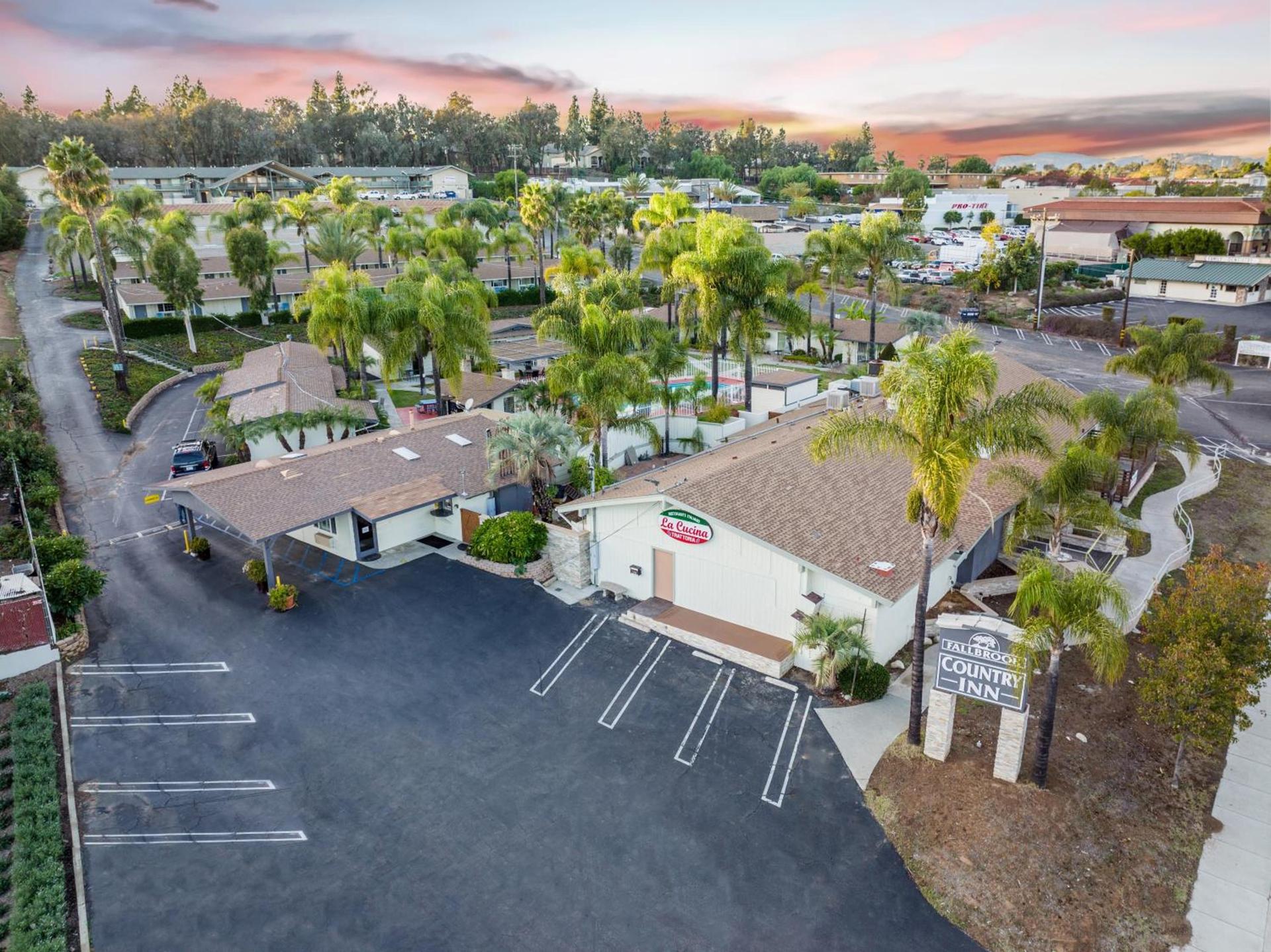 Fallbrook Country Inn photo 4