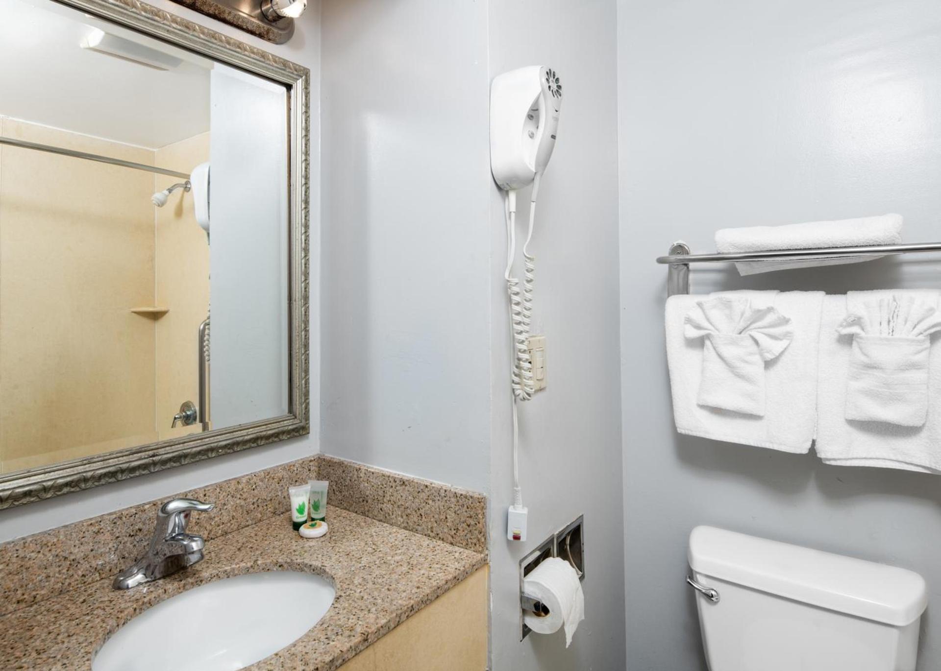 Fallbrook Country Inn photo 8
