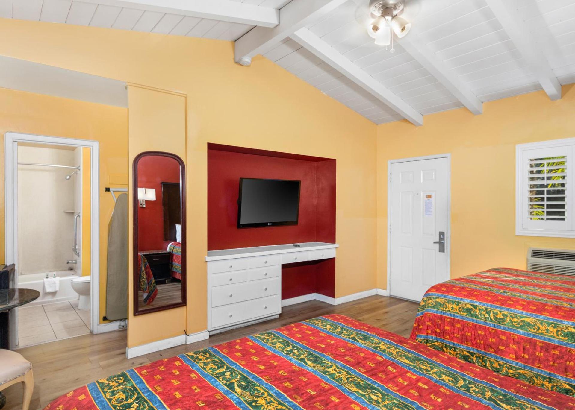 Fallbrook Country Inn photo 6