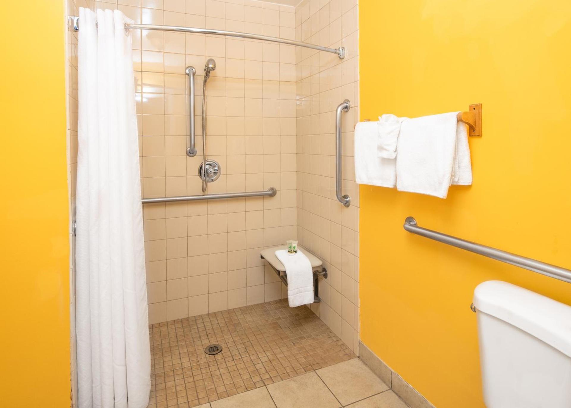 Fallbrook Country Inn photo 11