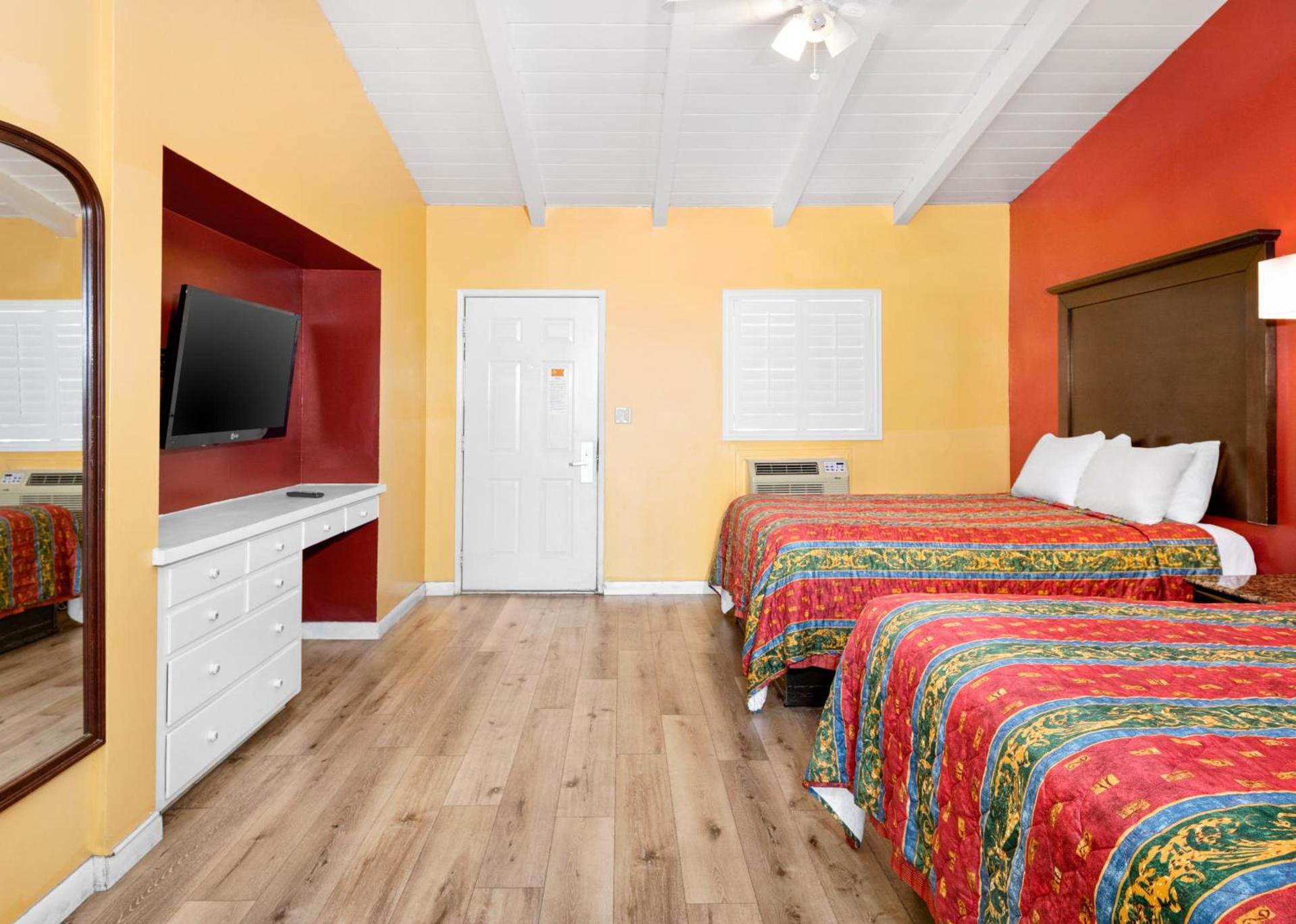 Fallbrook Country Inn photo 13