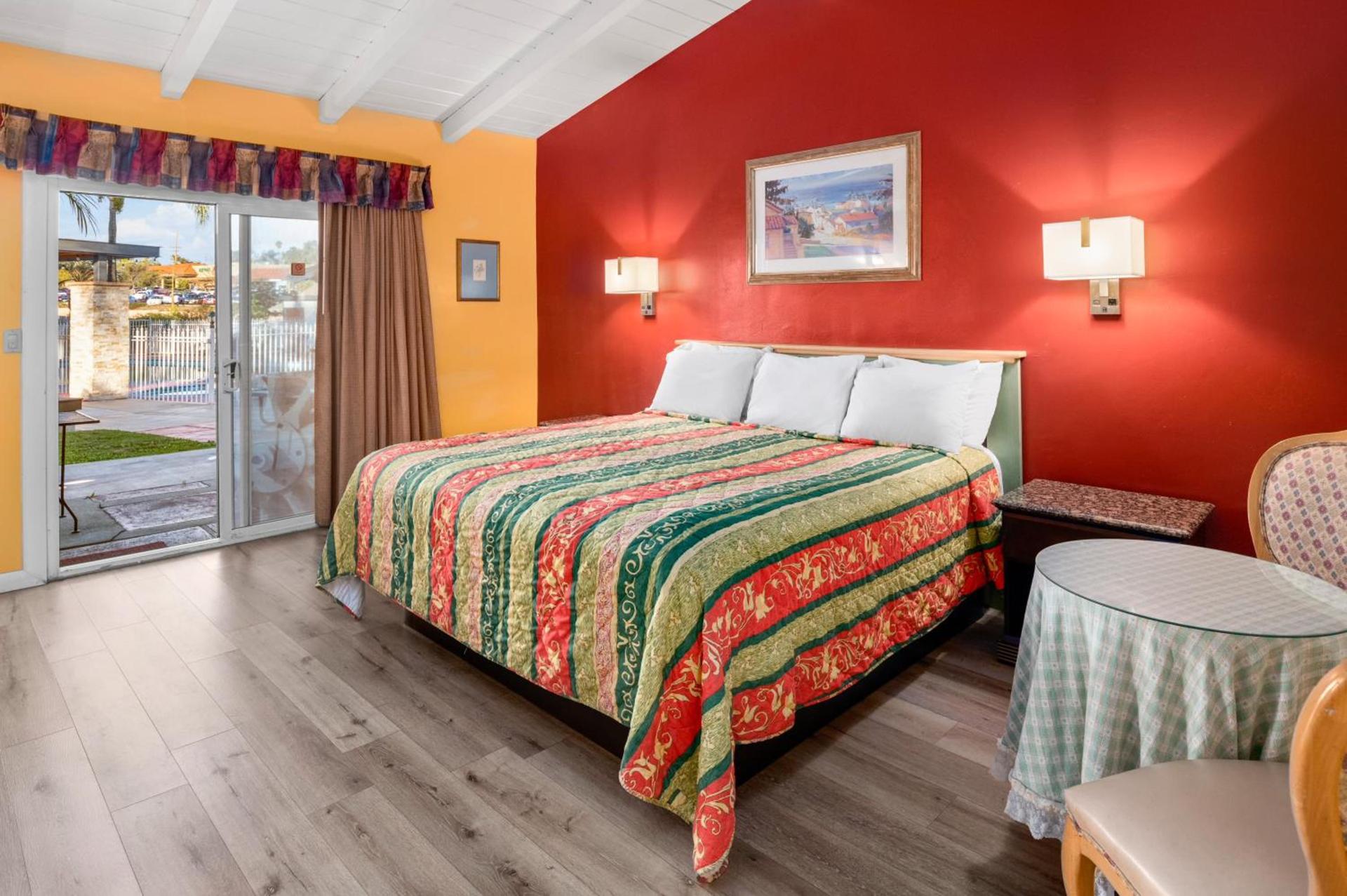 Fallbrook Country Inn photo 16
