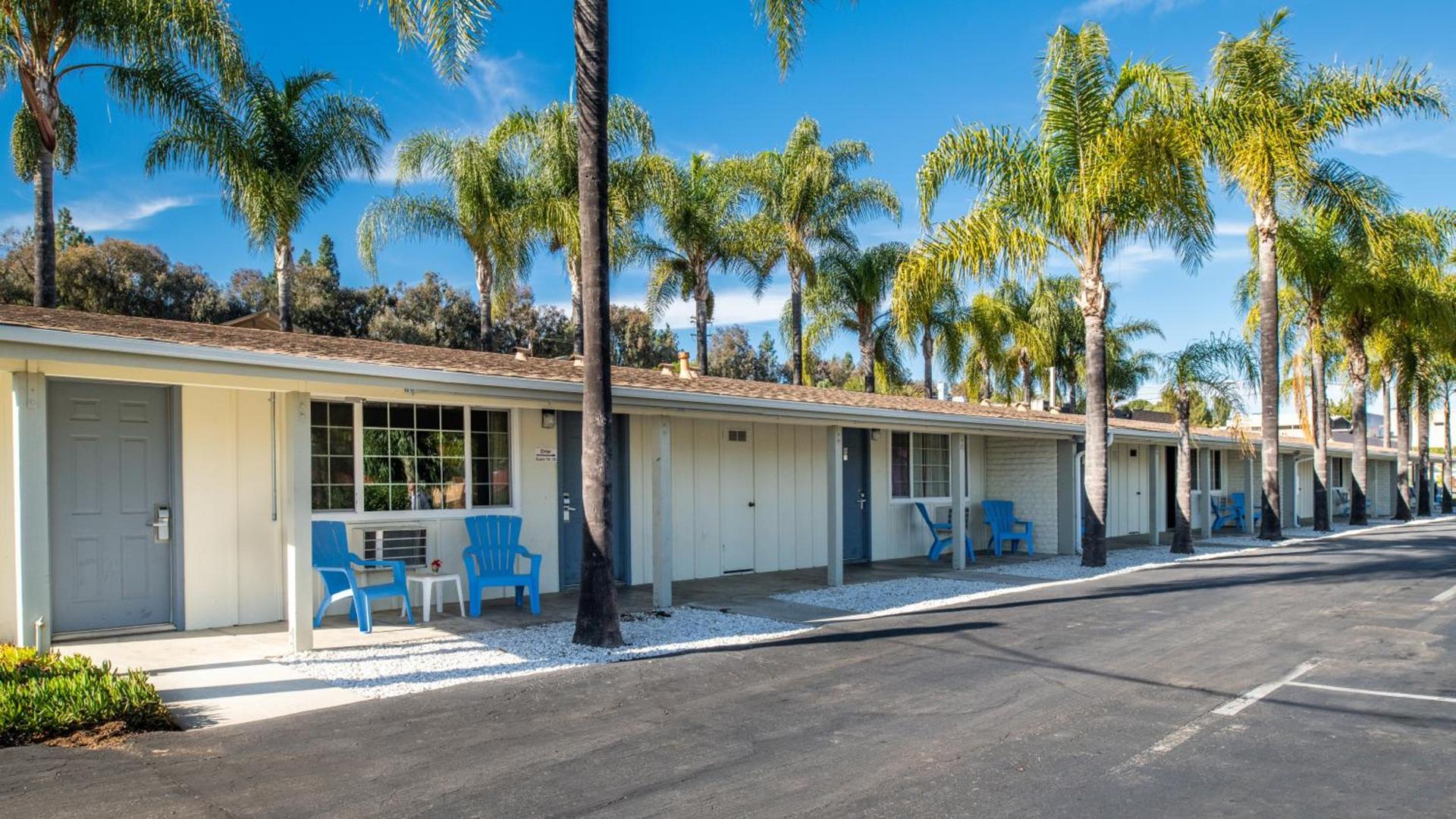 Fallbrook Country Inn photo 23