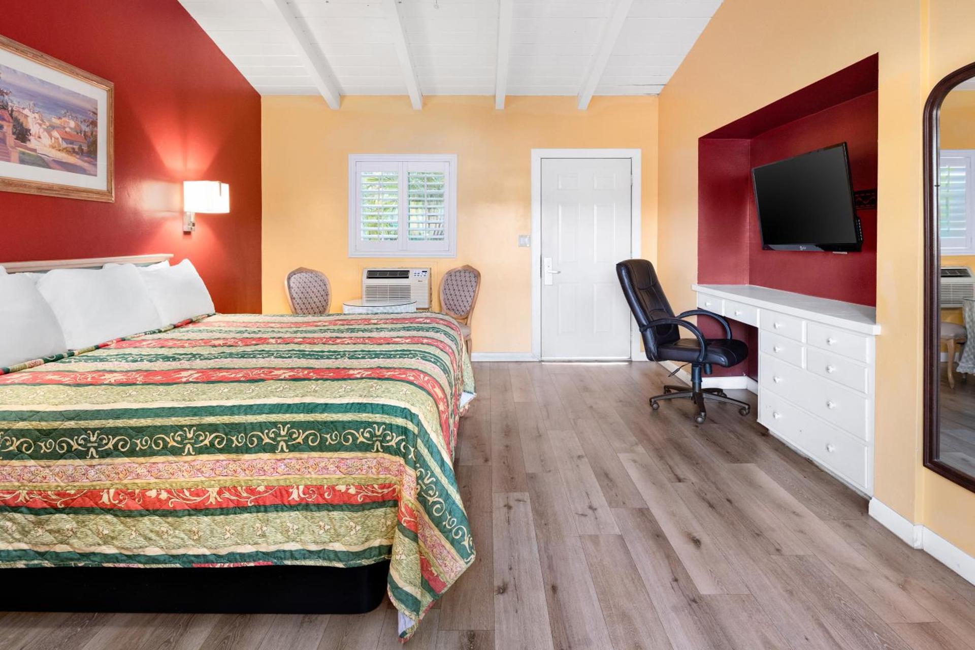 Fallbrook Country Inn photo 26