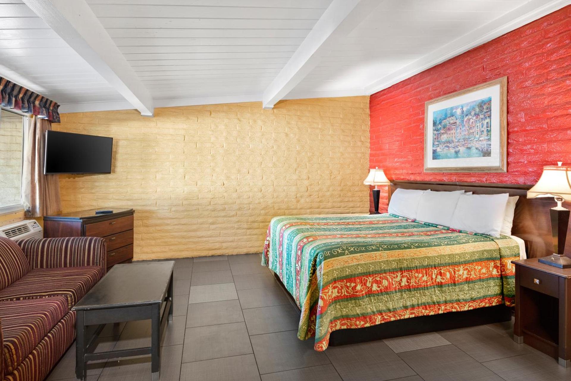Fallbrook Country Inn photo 25