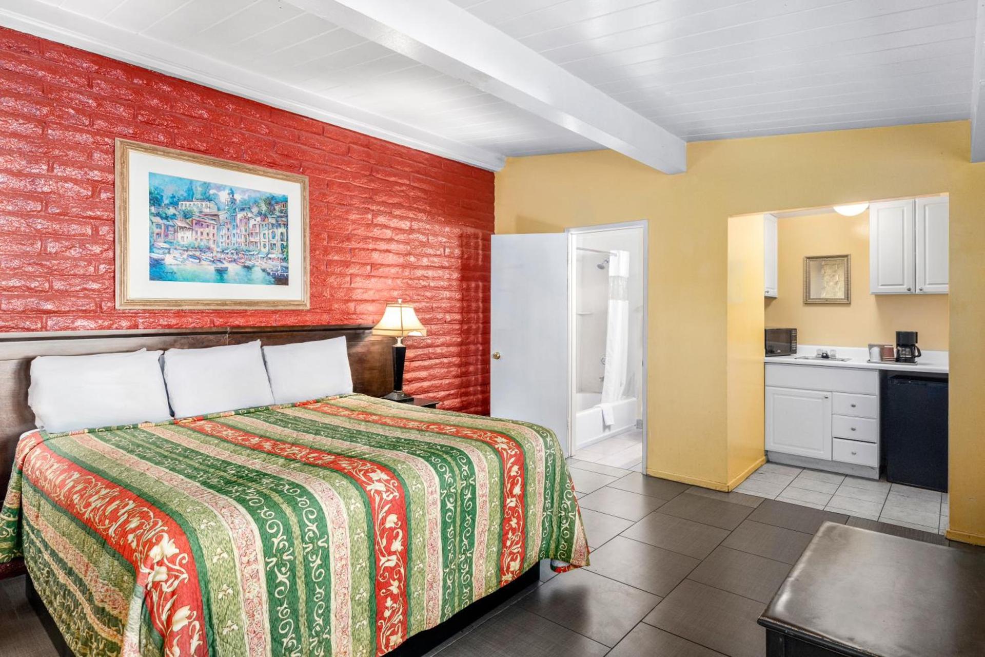 Fallbrook Country Inn photo 30