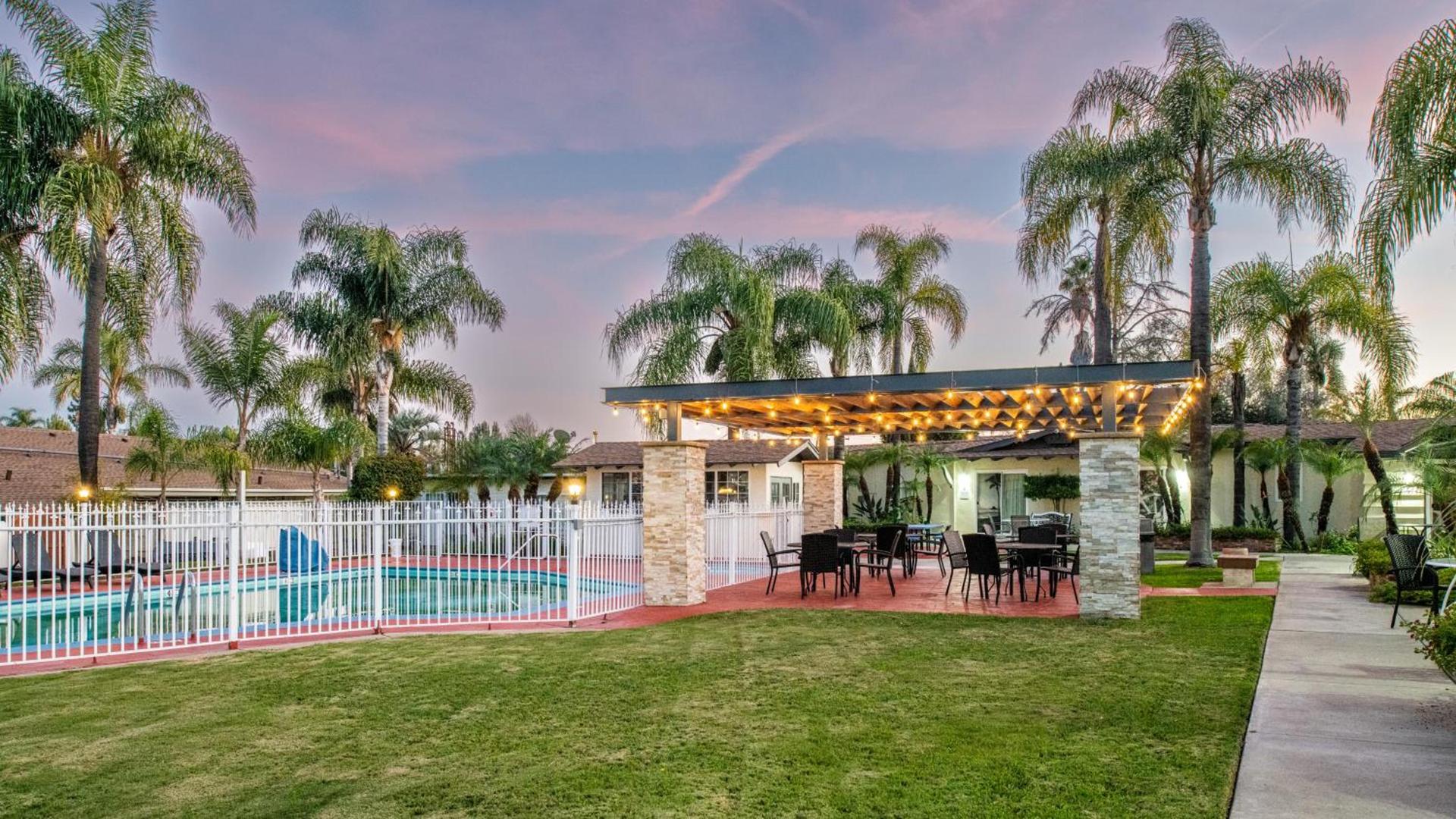 Fallbrook Country Inn photo 2
