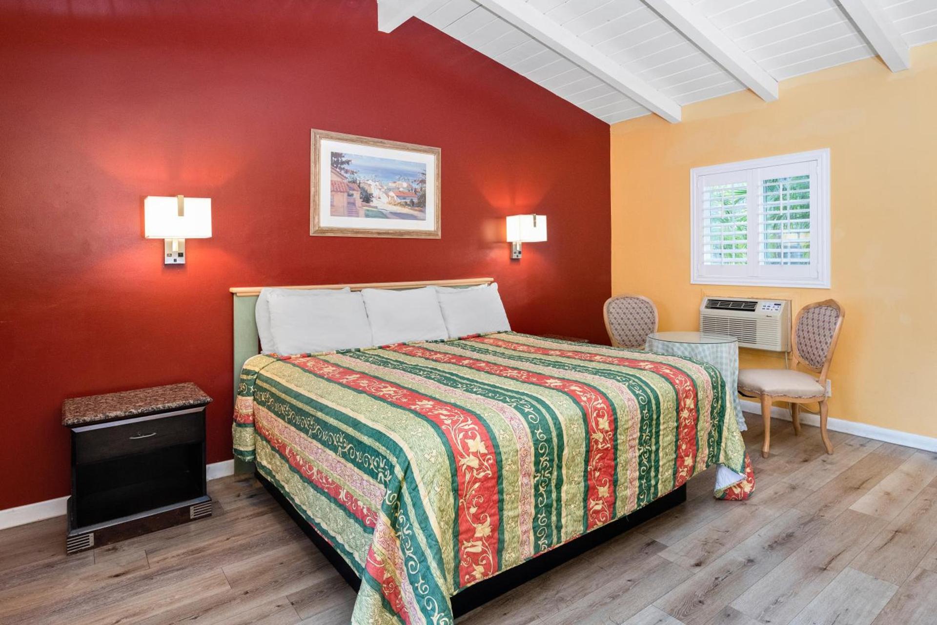 Fallbrook Country Inn photo 39
