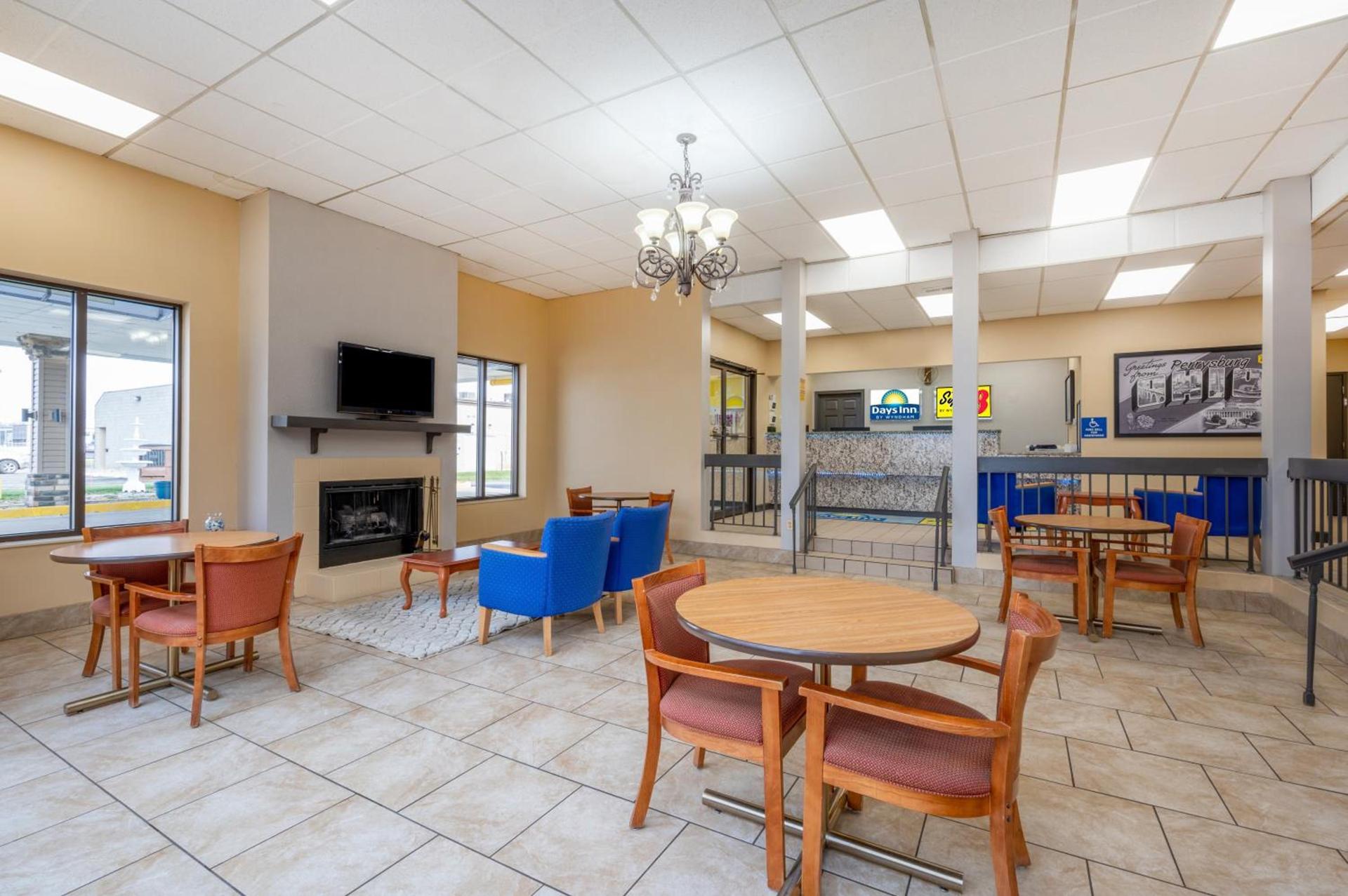 Super 8 by Wyndham Perrysburg-Toledo photo 29