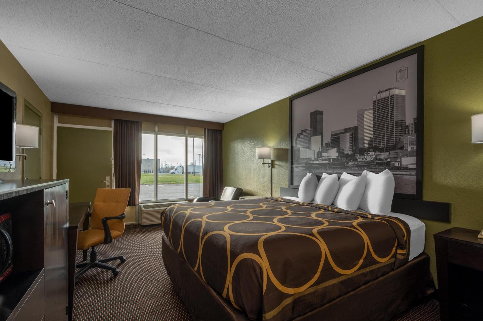Super 8 by Wyndham Perrysburg-Toledo photo 24