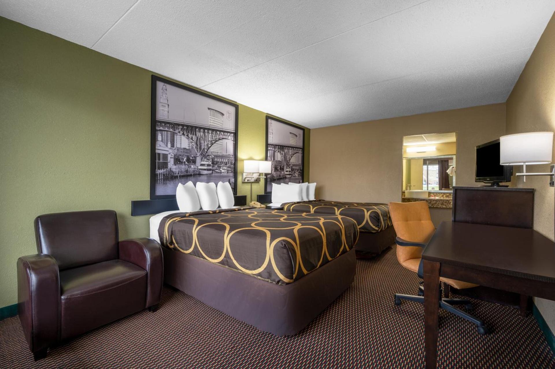 Super 8 by Wyndham Perrysburg-Toledo photo 41