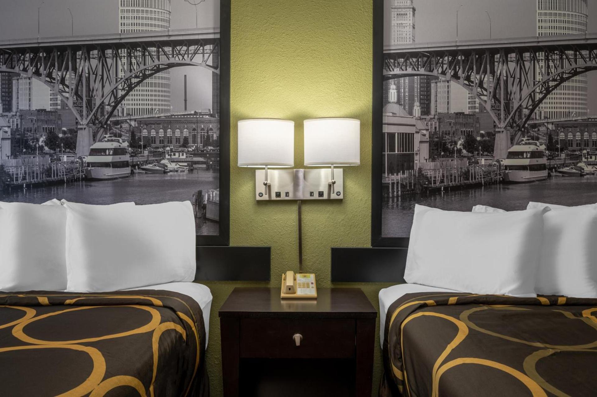 Super 8 by Wyndham Perrysburg-Toledo photo 25