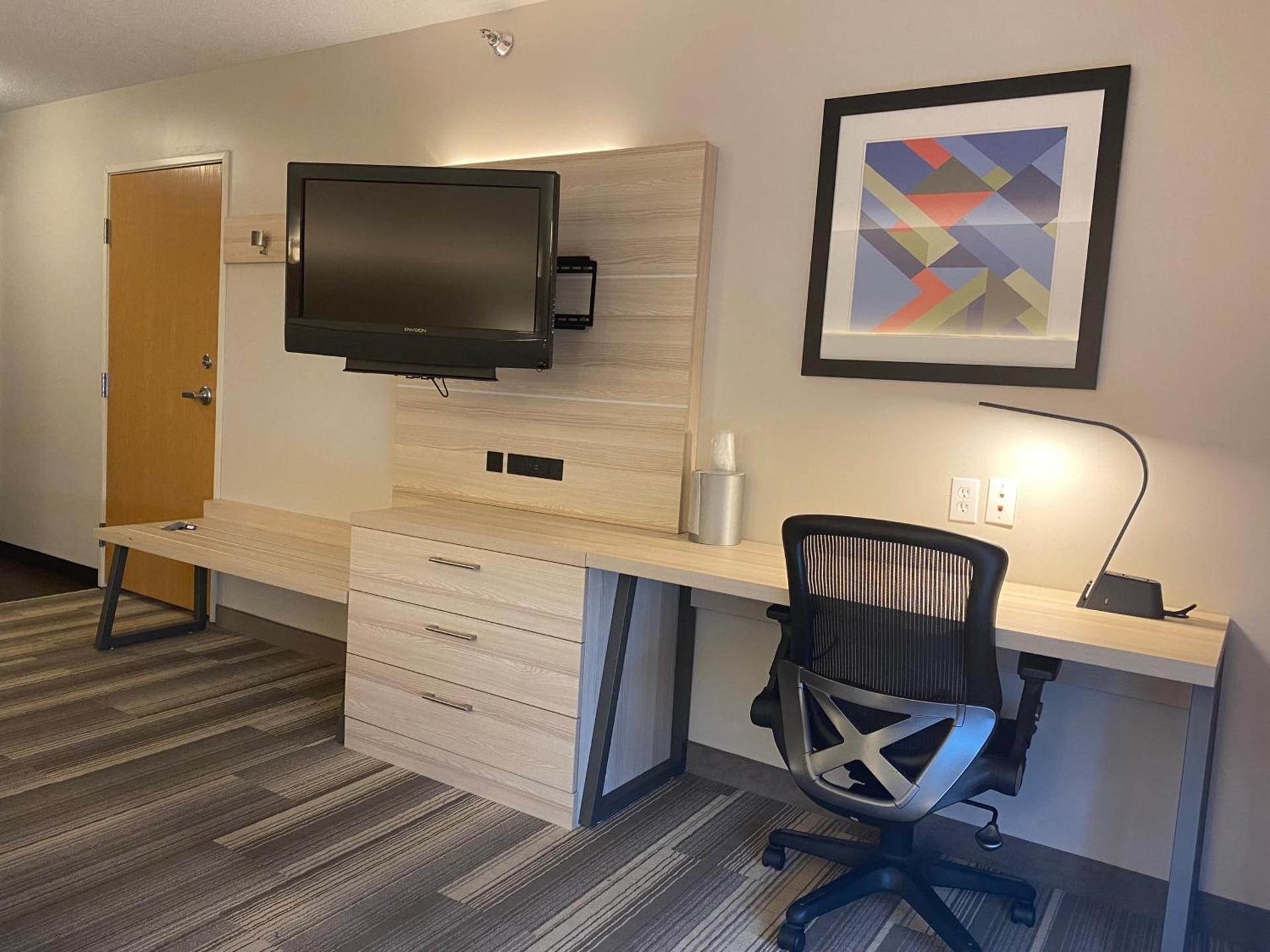 Holiday Inn Express Hotel & Suites Logansport by IHG photo 59