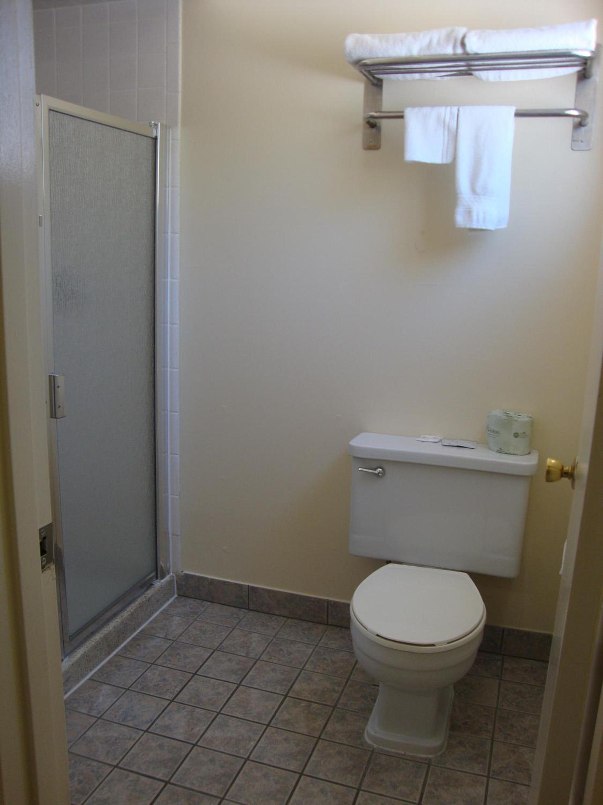 Pine Tree inn photo 11