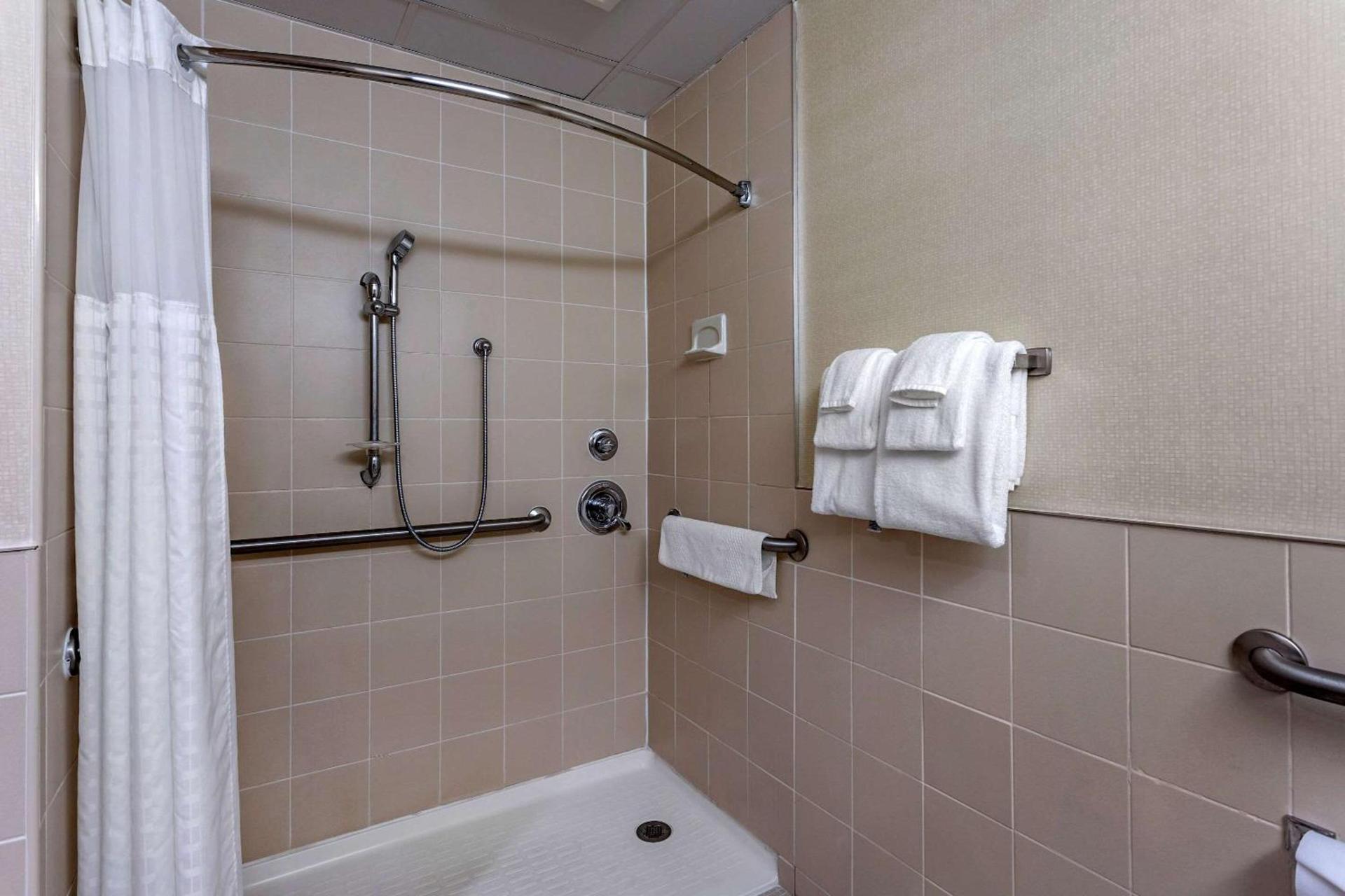 Comfort Inn Syosset-Long Island photo 26