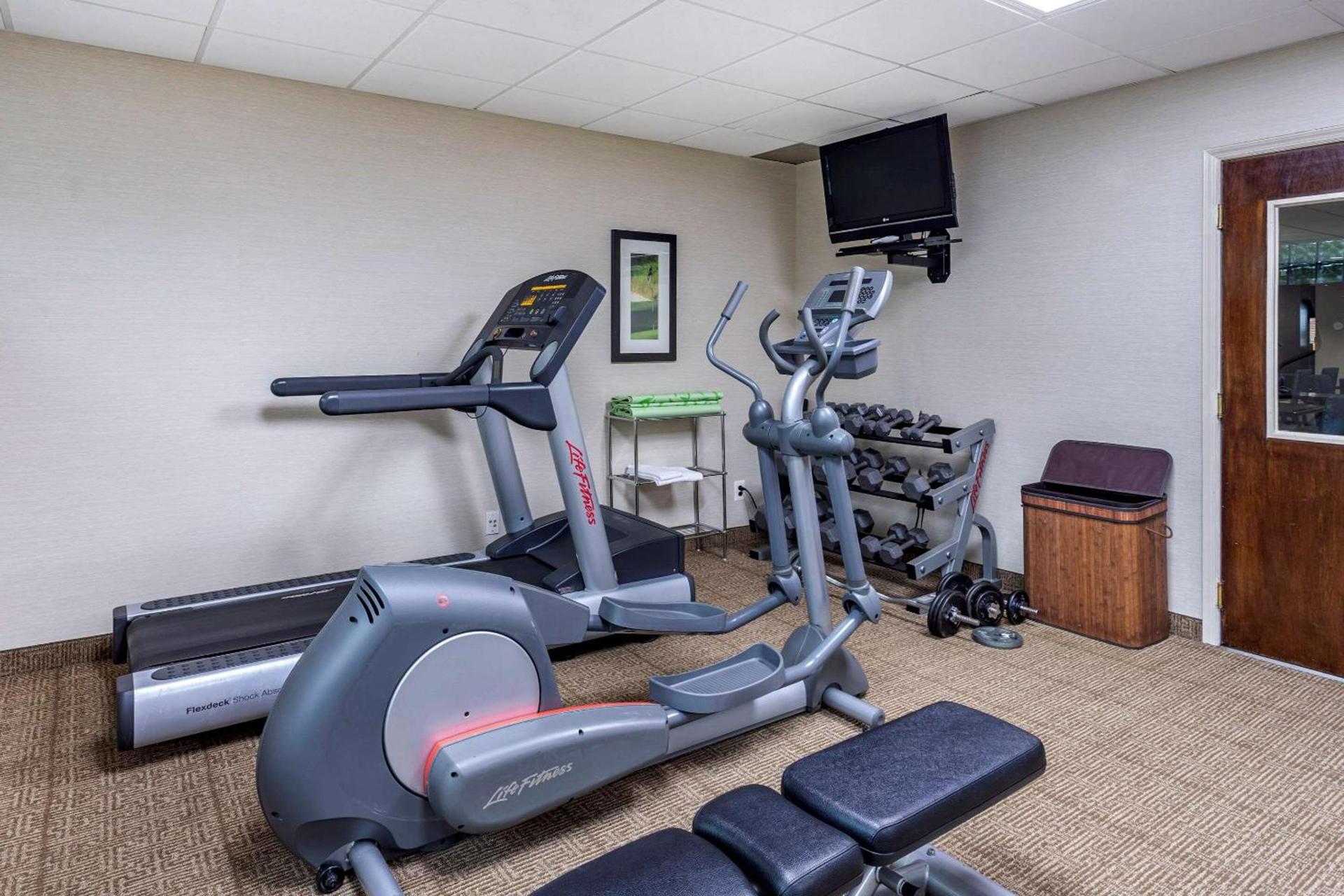 Comfort Inn Syosset-Long Island photo 39