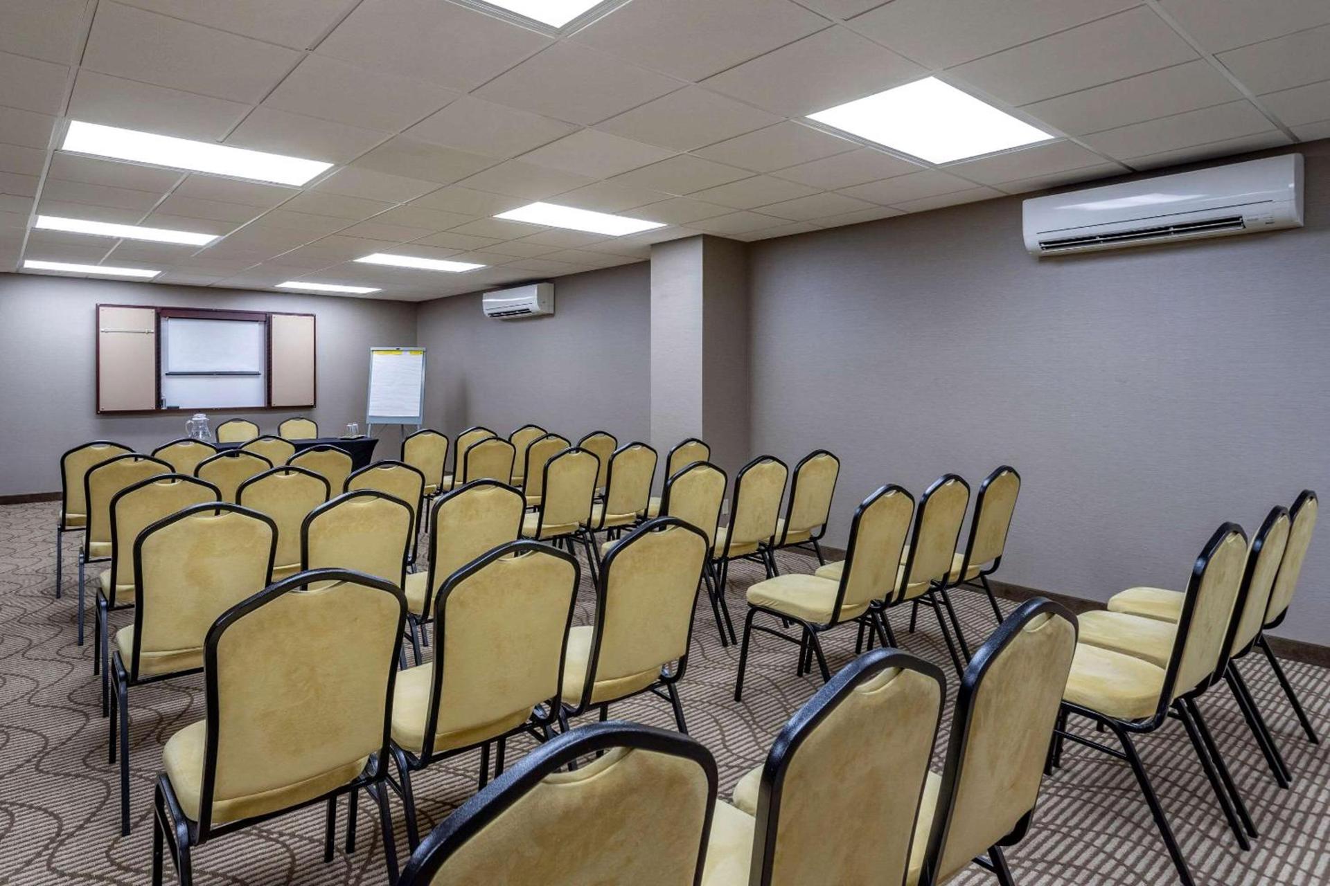 Comfort Inn Syosset-Long Island photo 41
