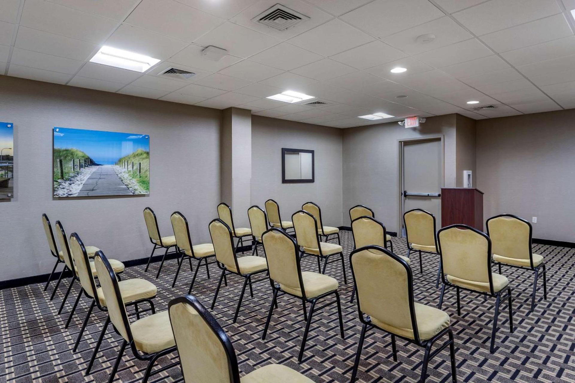 Comfort Inn Syosset-Long Island photo 42