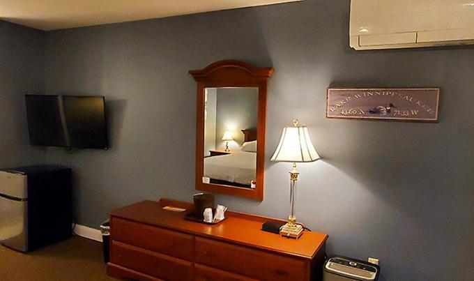 Birch Knoll Motel photo 34