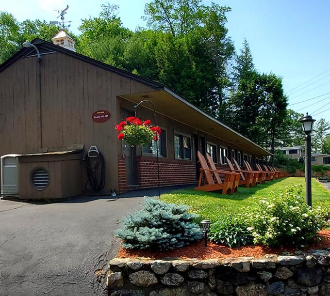 Birch Knoll Motel photo 36
