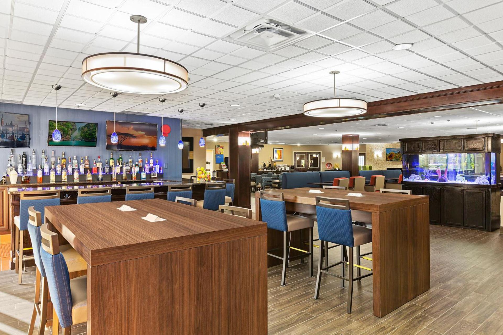 Comfort Inn Syosset-Long Island photo 11