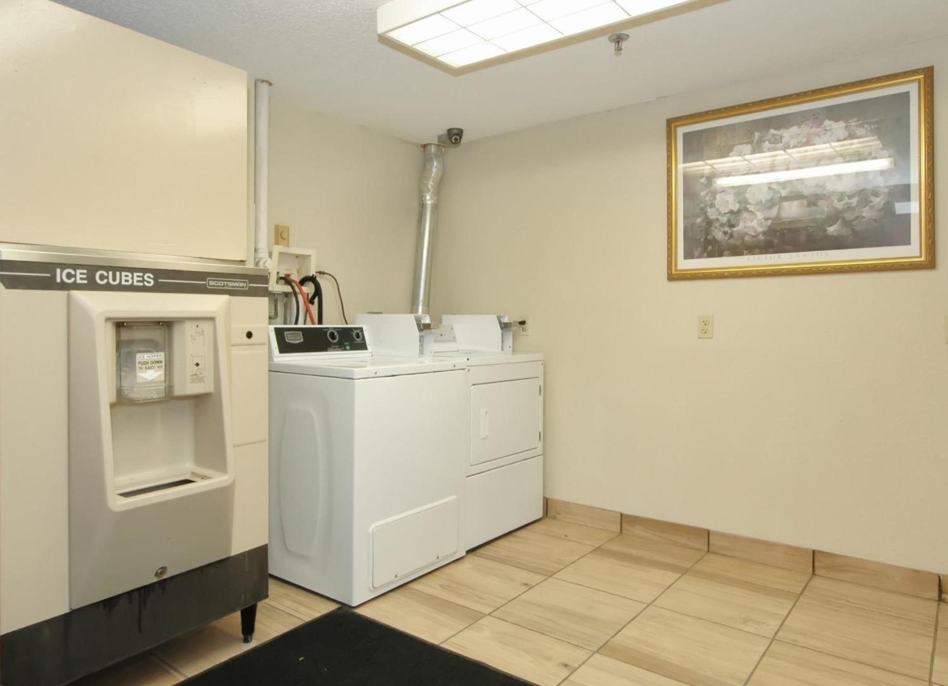 Red Roof Inn PLUS Chicago - Hoffman Estates photo 7