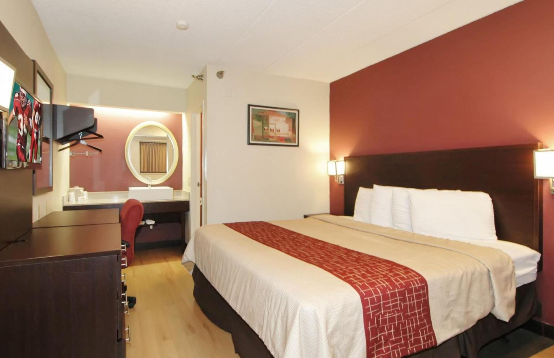 Red Roof Inn PLUS Chicago - Hoffman Estates photo 17