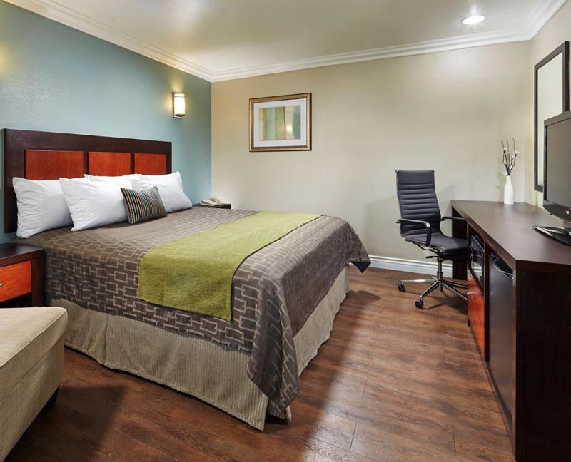 American Inn Downey photo 13