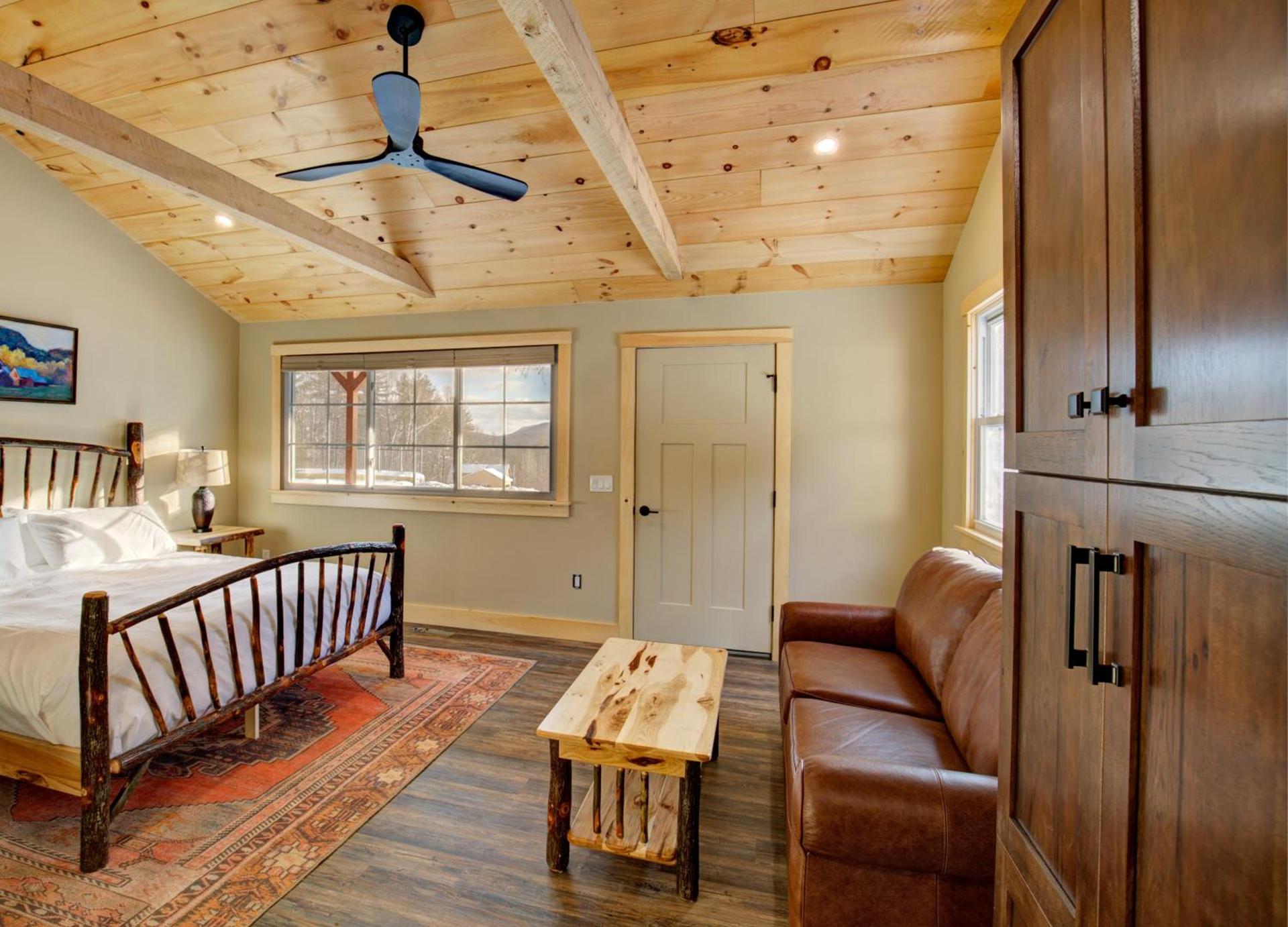 The Lodge by Sunapee Stays photo 11
