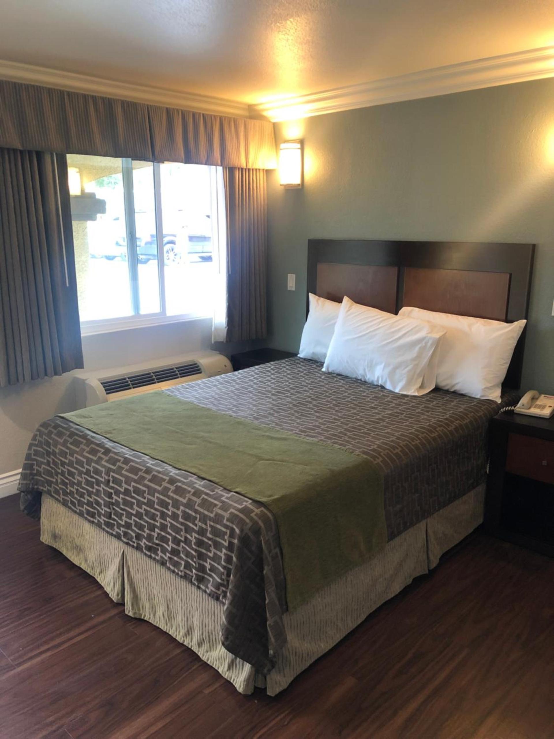 American Inn Downey photo 20