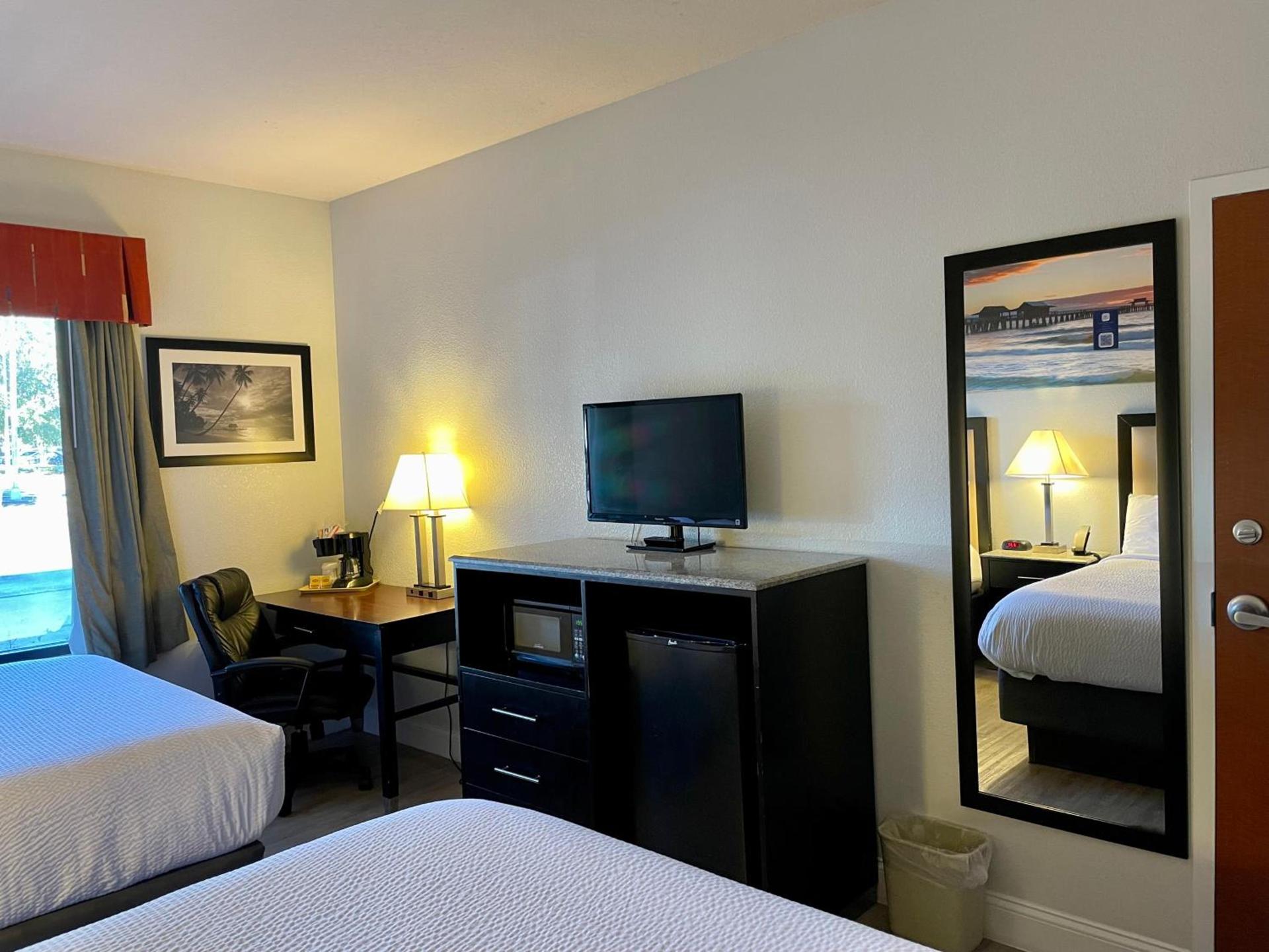 Days Inn & Suites by Wyndham Lakeland photo 63