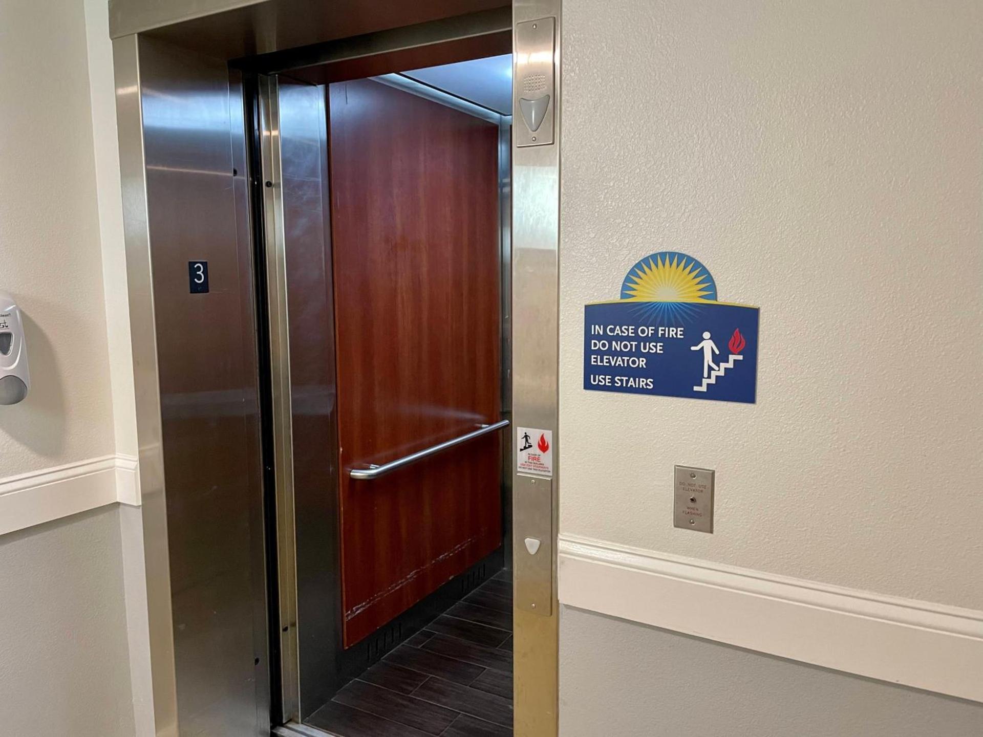 Days Inn & Suites by Wyndham Lakeland photo 96