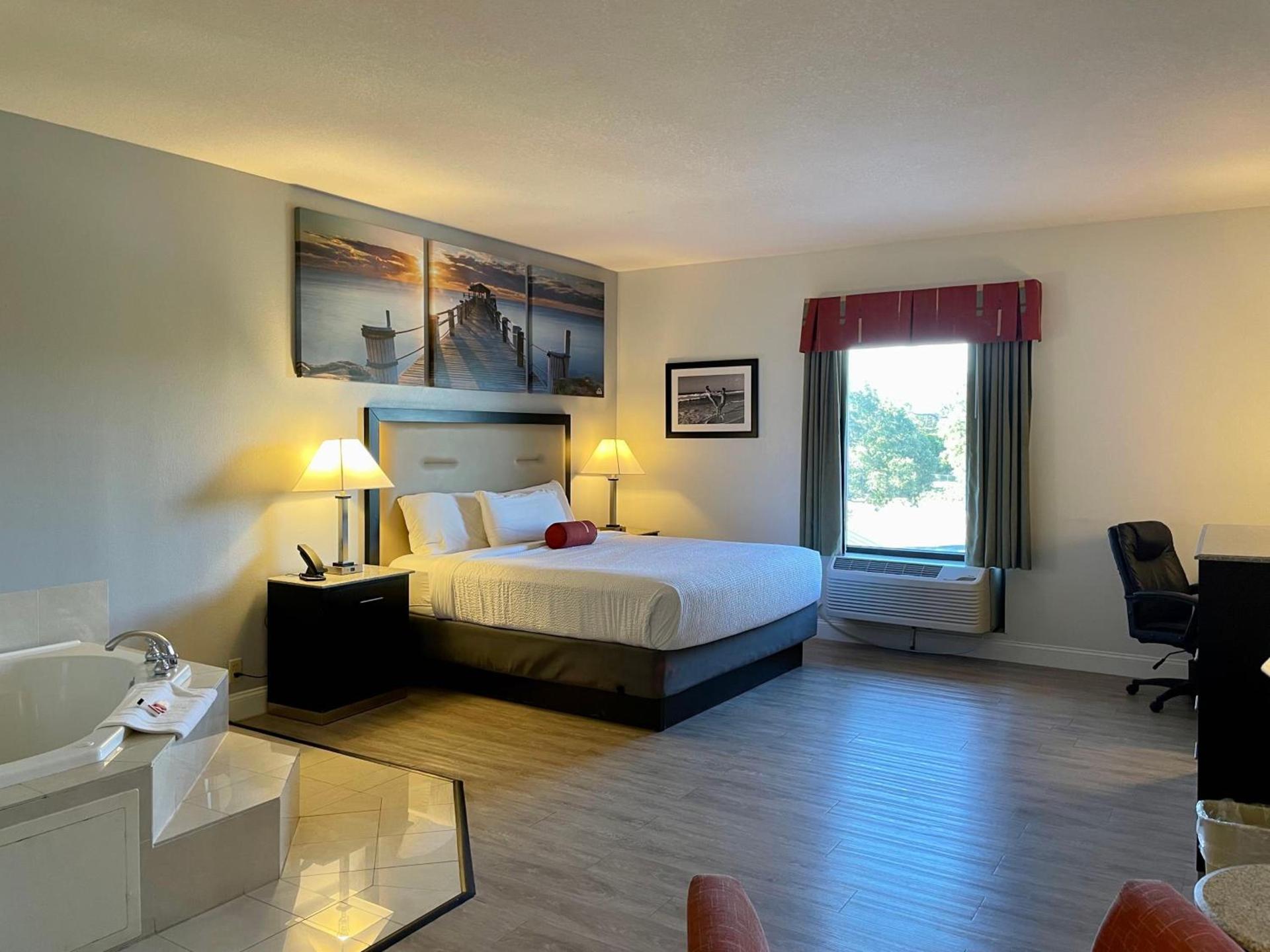 Days Inn & Suites by Wyndham Lakeland photo 78