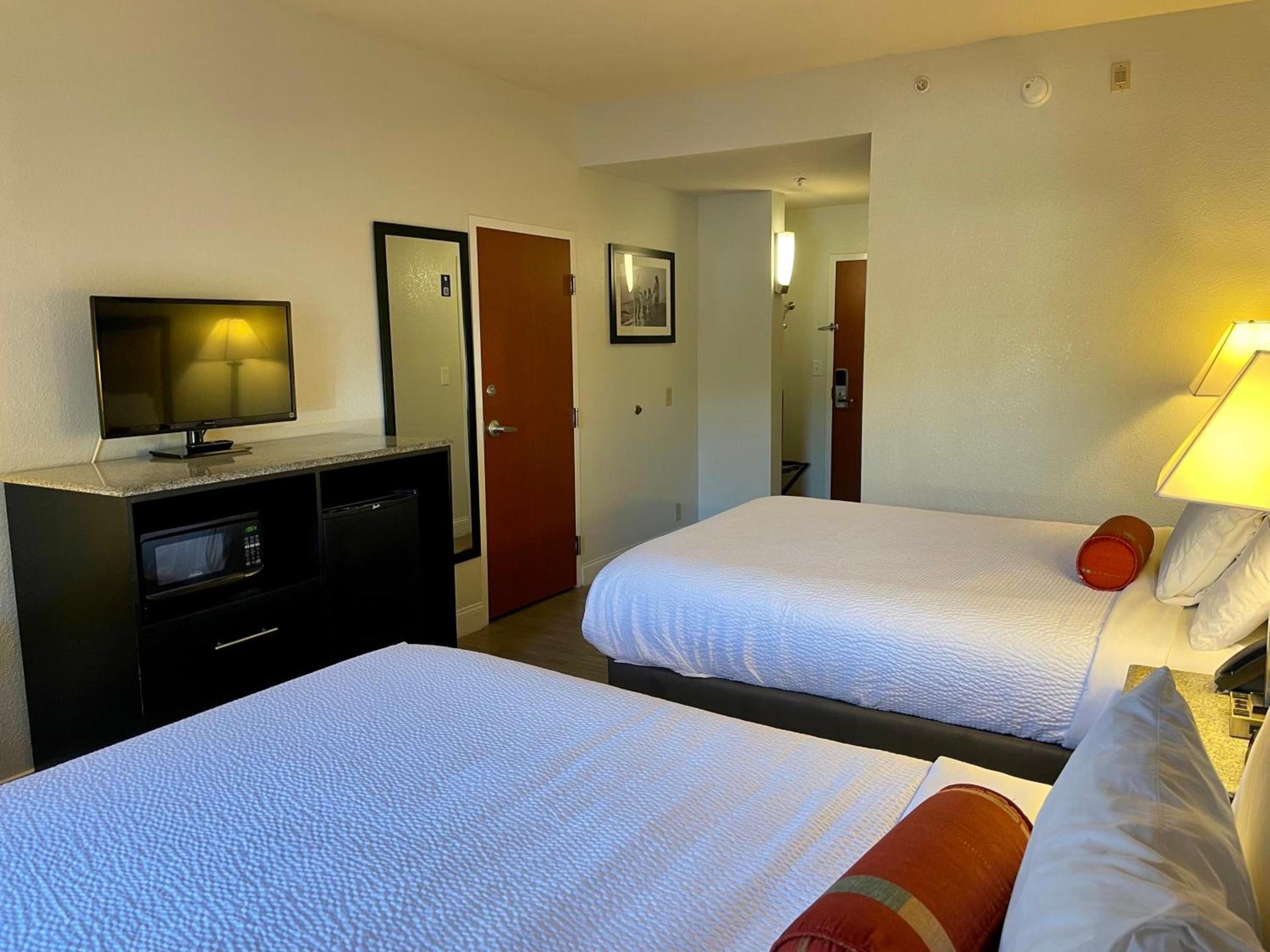 Days Inn & Suites by Wyndham Lakeland photo 83