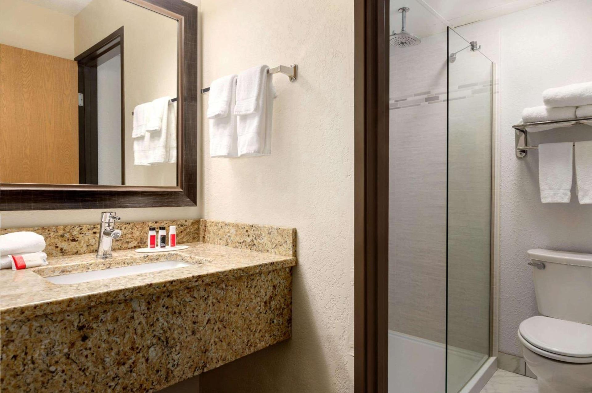 Baymont by Wyndham Owatonna photo 20