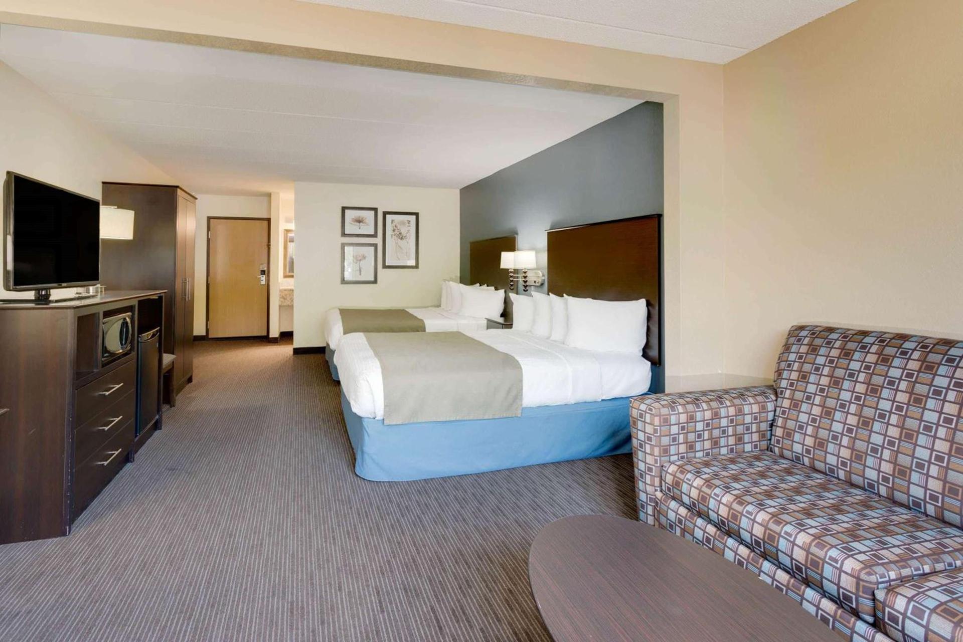 Baymont by Wyndham Owatonna photo 34