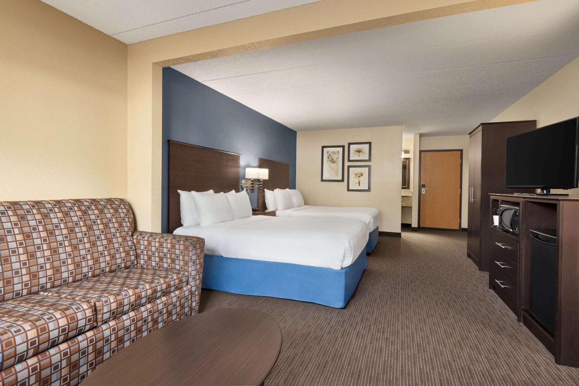 Baymont by Wyndham Owatonna photo 37