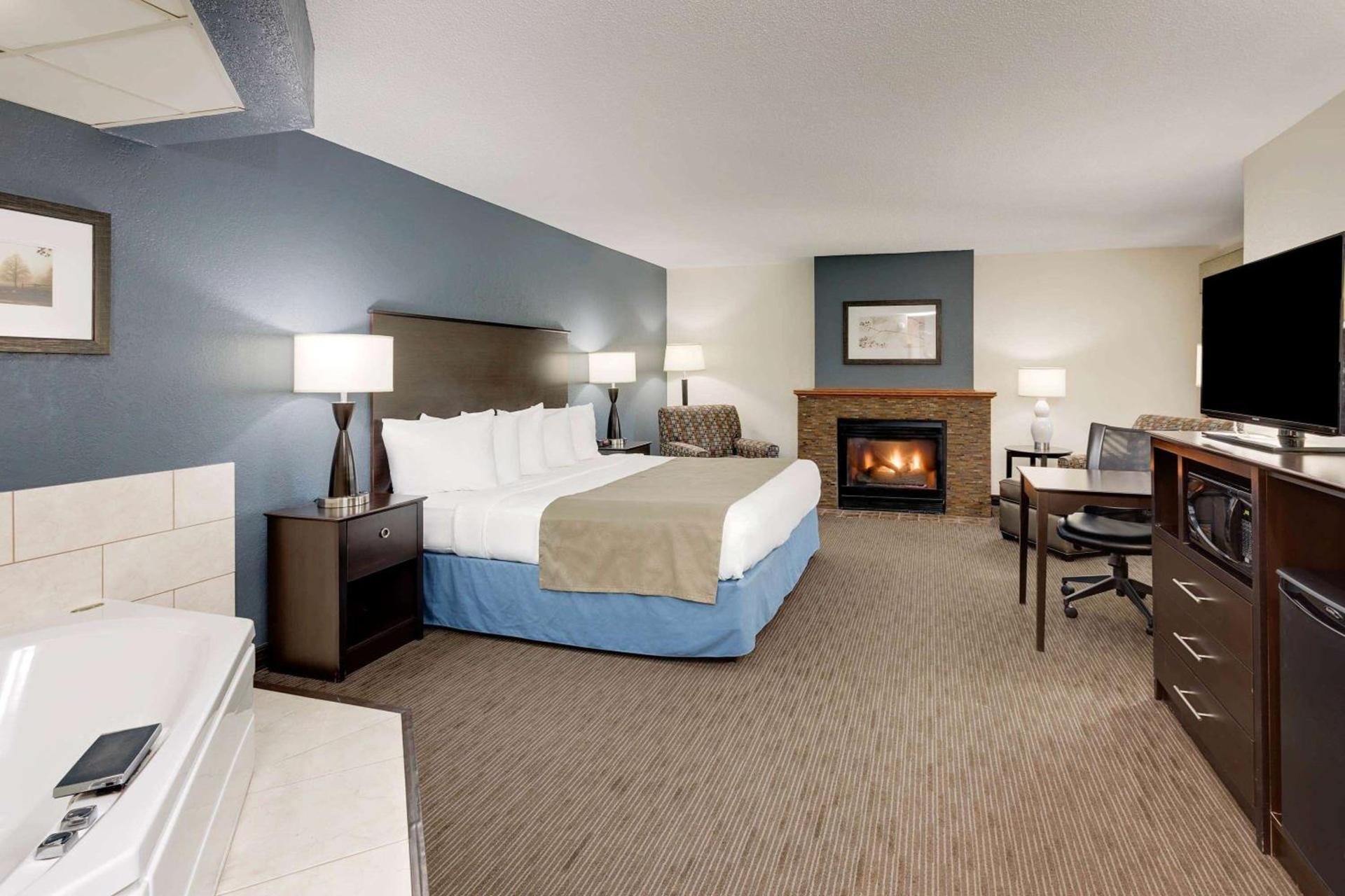 Baymont by Wyndham Owatonna photo 45