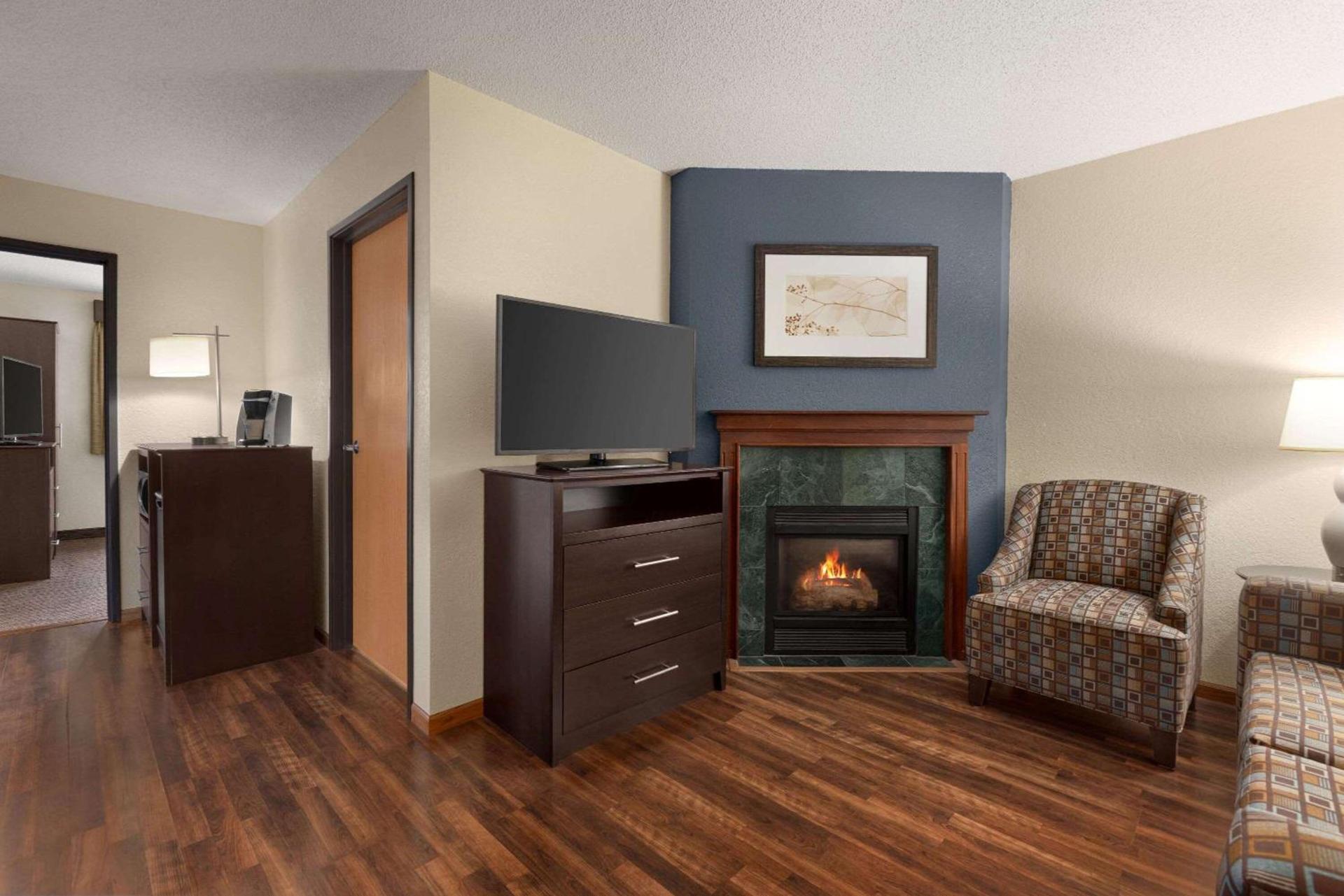 Baymont by Wyndham Owatonna photo 50