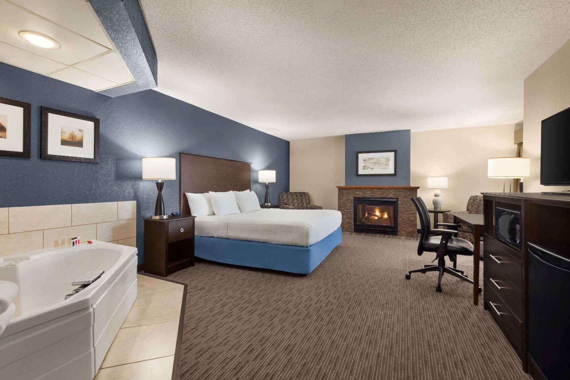 Baymont by Wyndham Owatonna photo 51