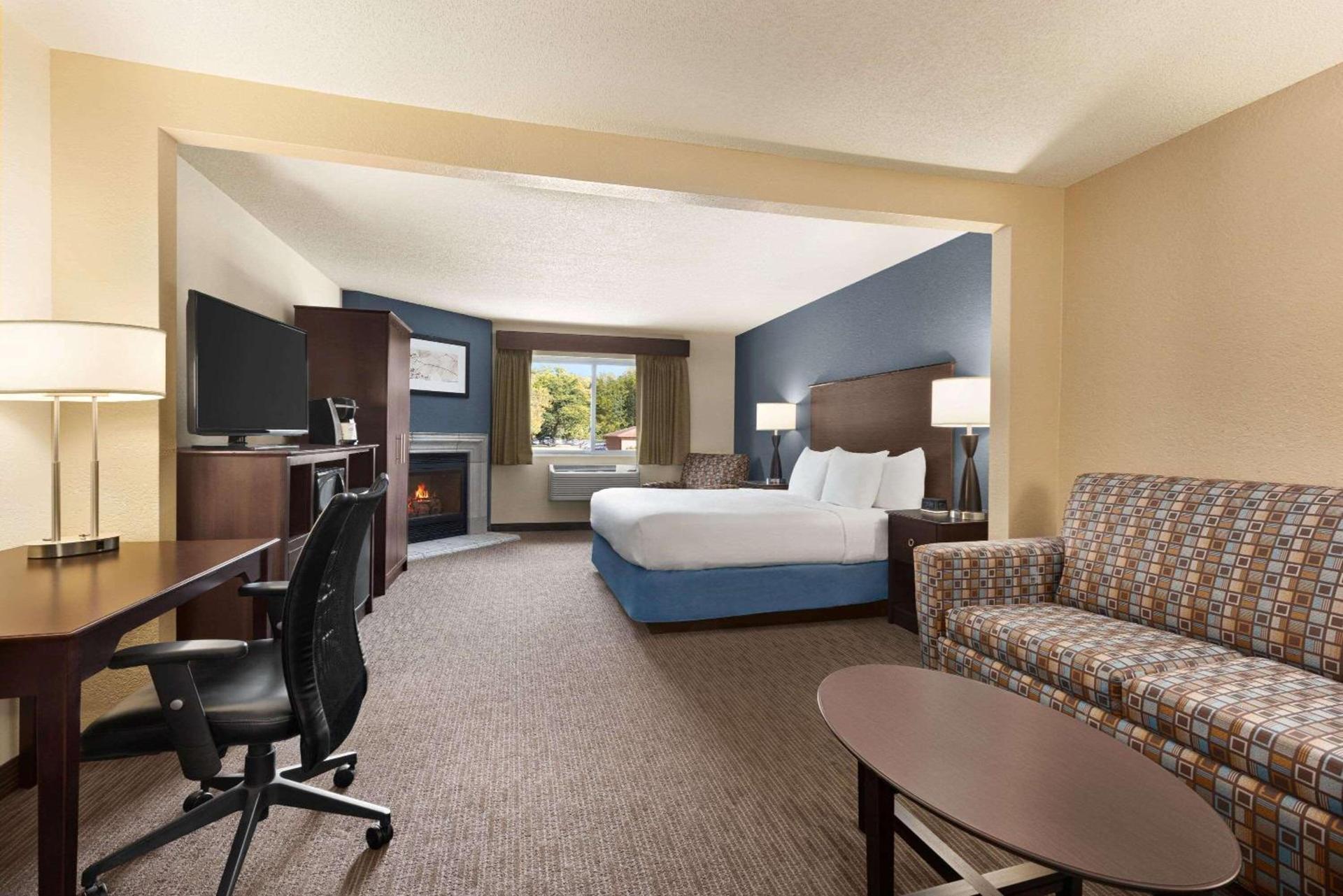 Baymont by Wyndham Owatonna photo 55